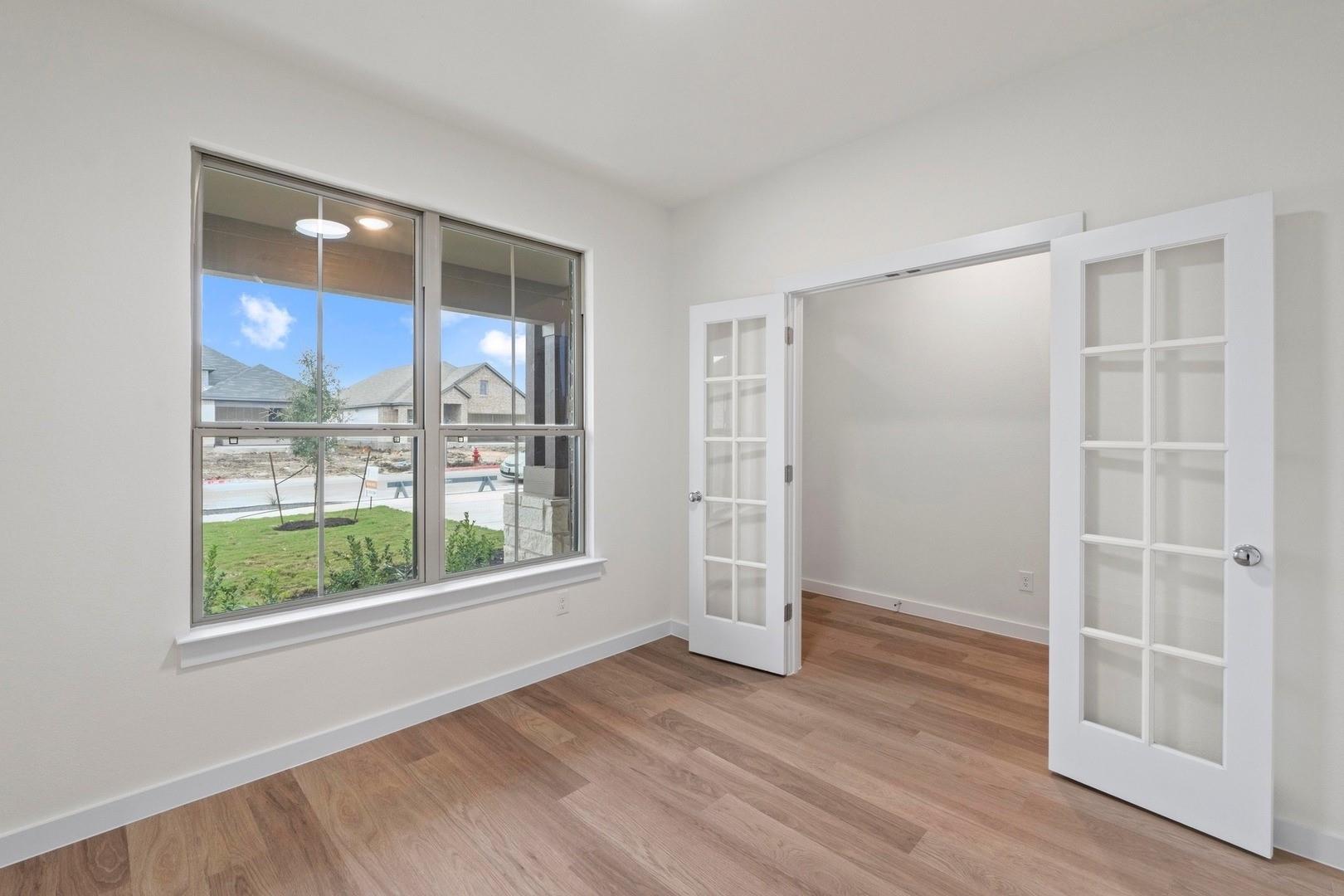 110 Mandeville Dr, Hutto, TX 78634