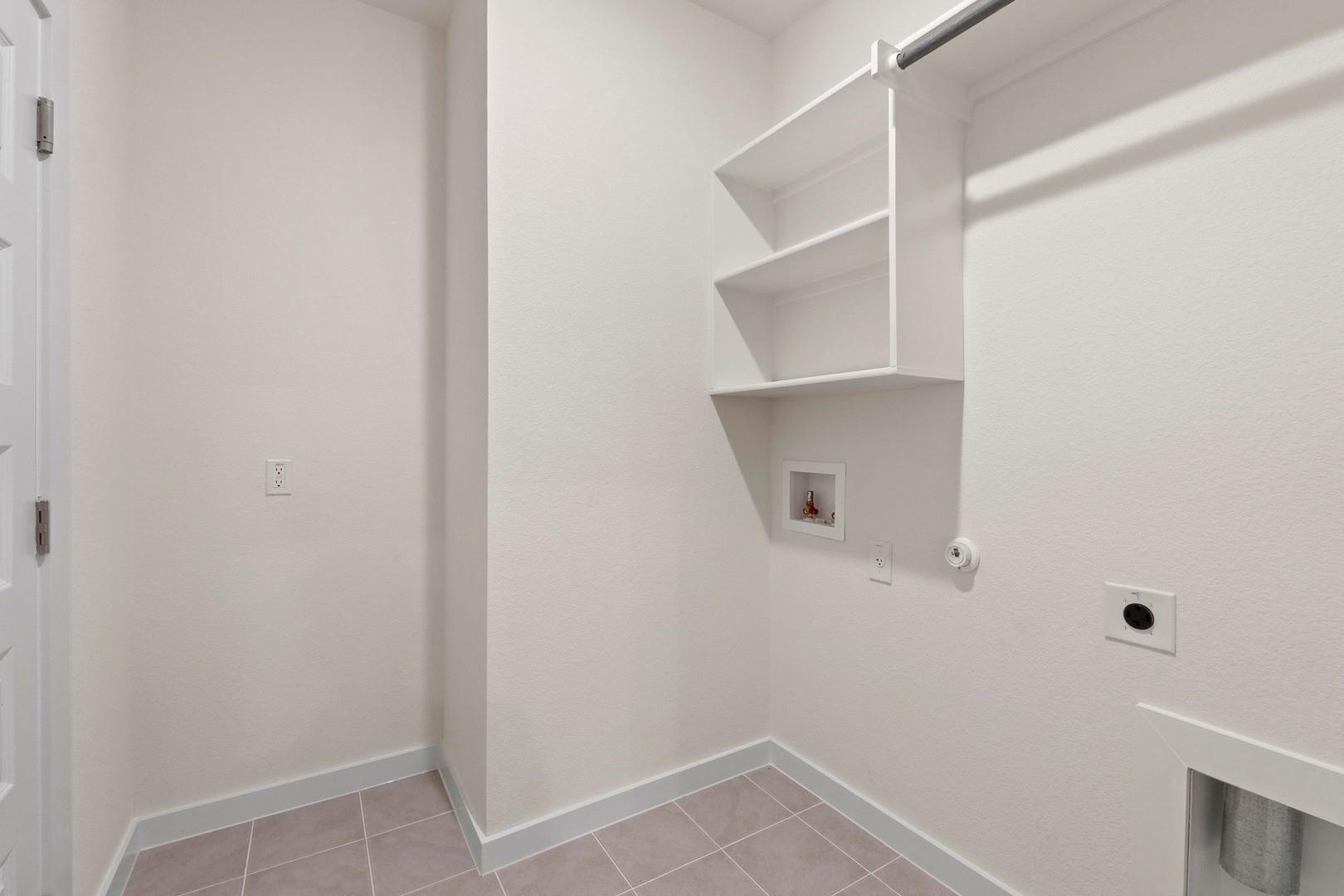 110 Mandeville Dr, Hutto, TX 78634