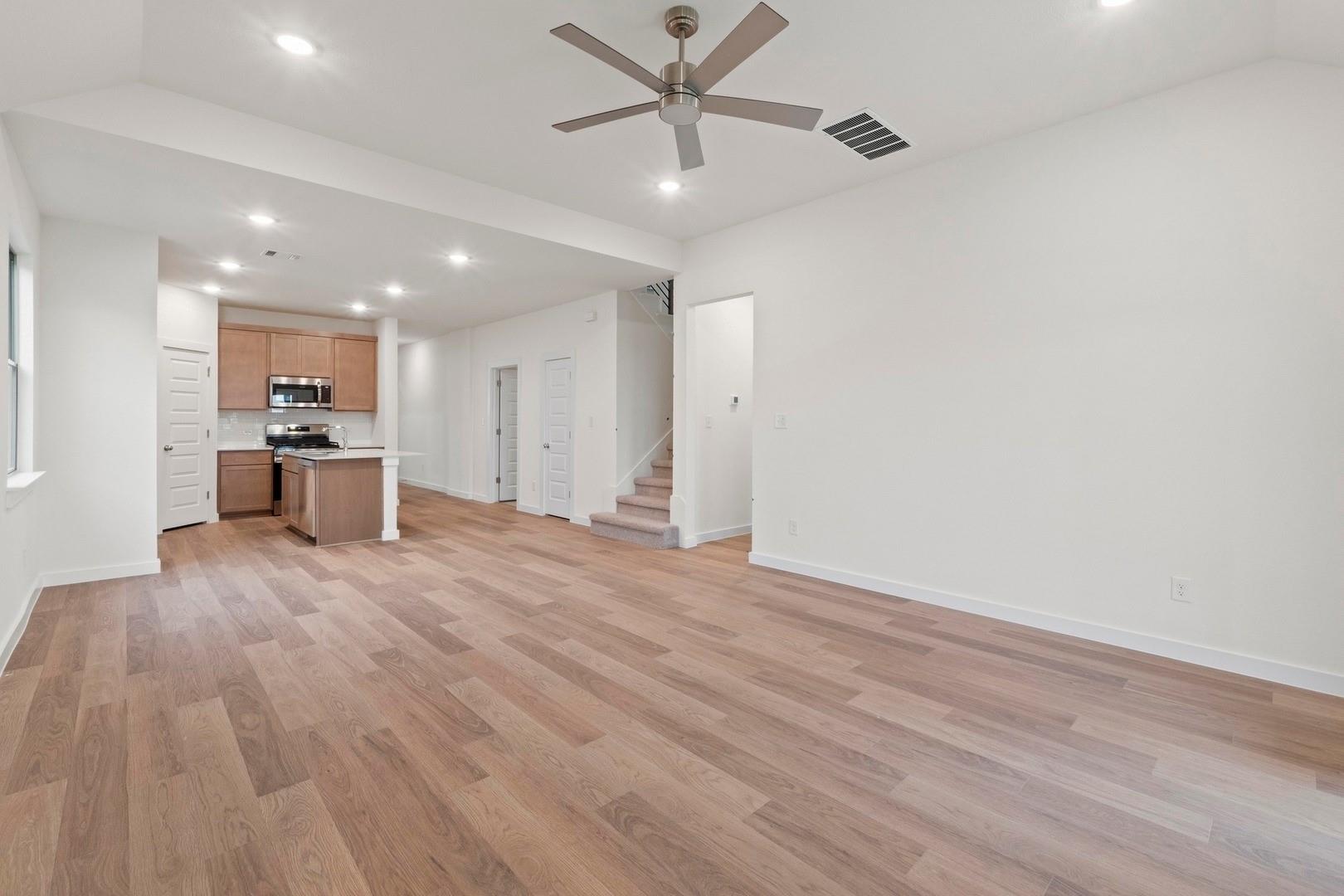 110 Mandeville Dr, Hutto, TX 78634