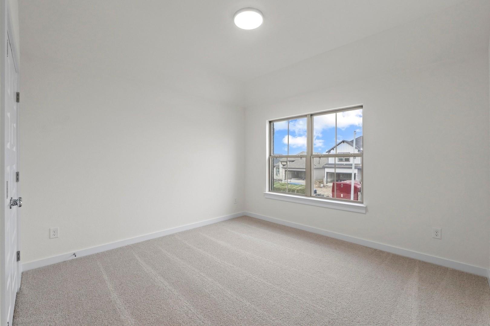 110 Mandeville Dr, Hutto, TX 78634