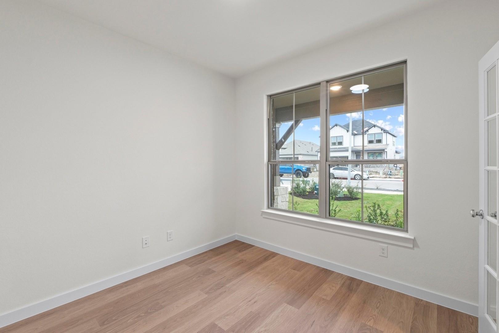 110 Mandeville Dr, Hutto, TX 78634