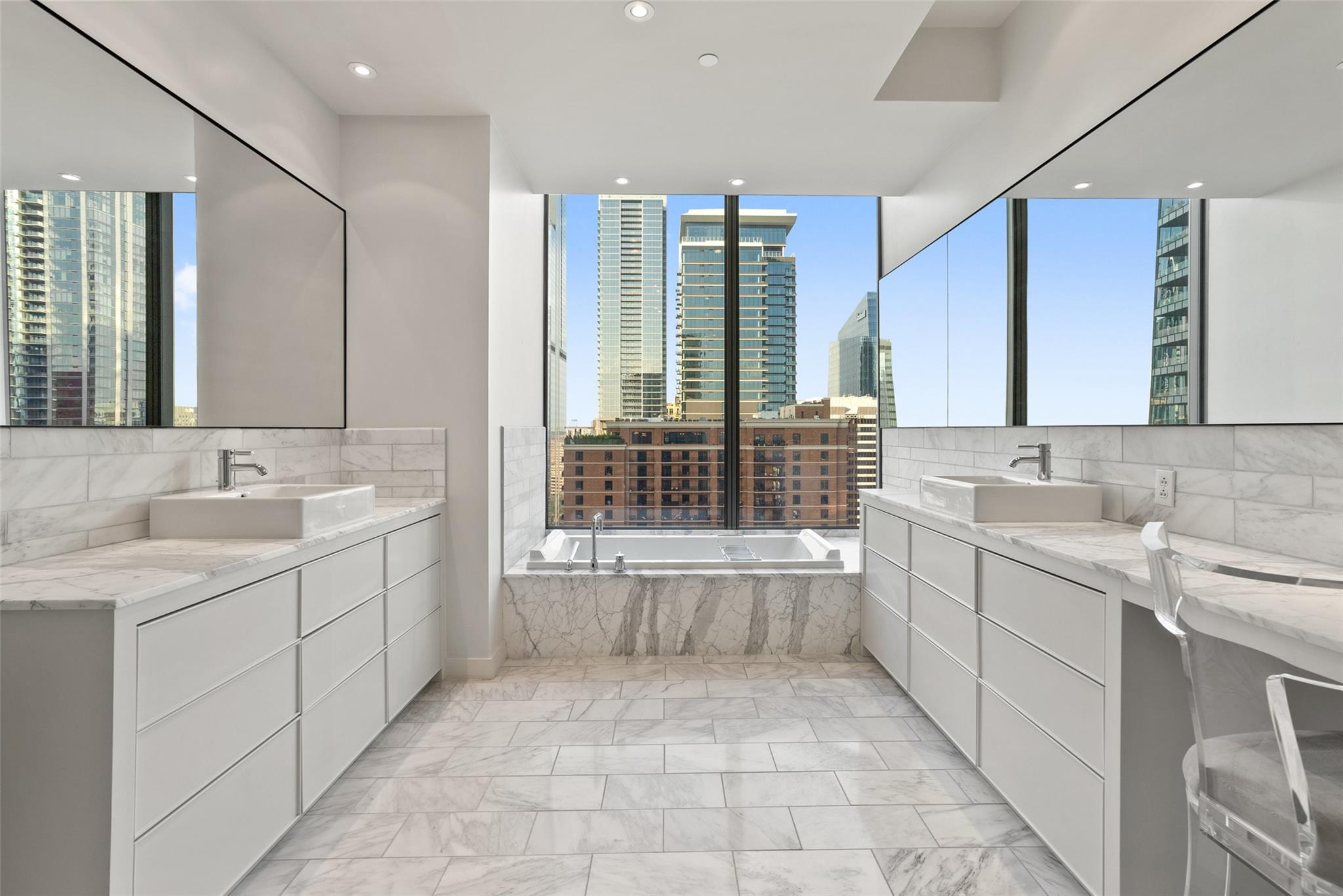 210 Lavaca St # 2505, Austin, TX 78701