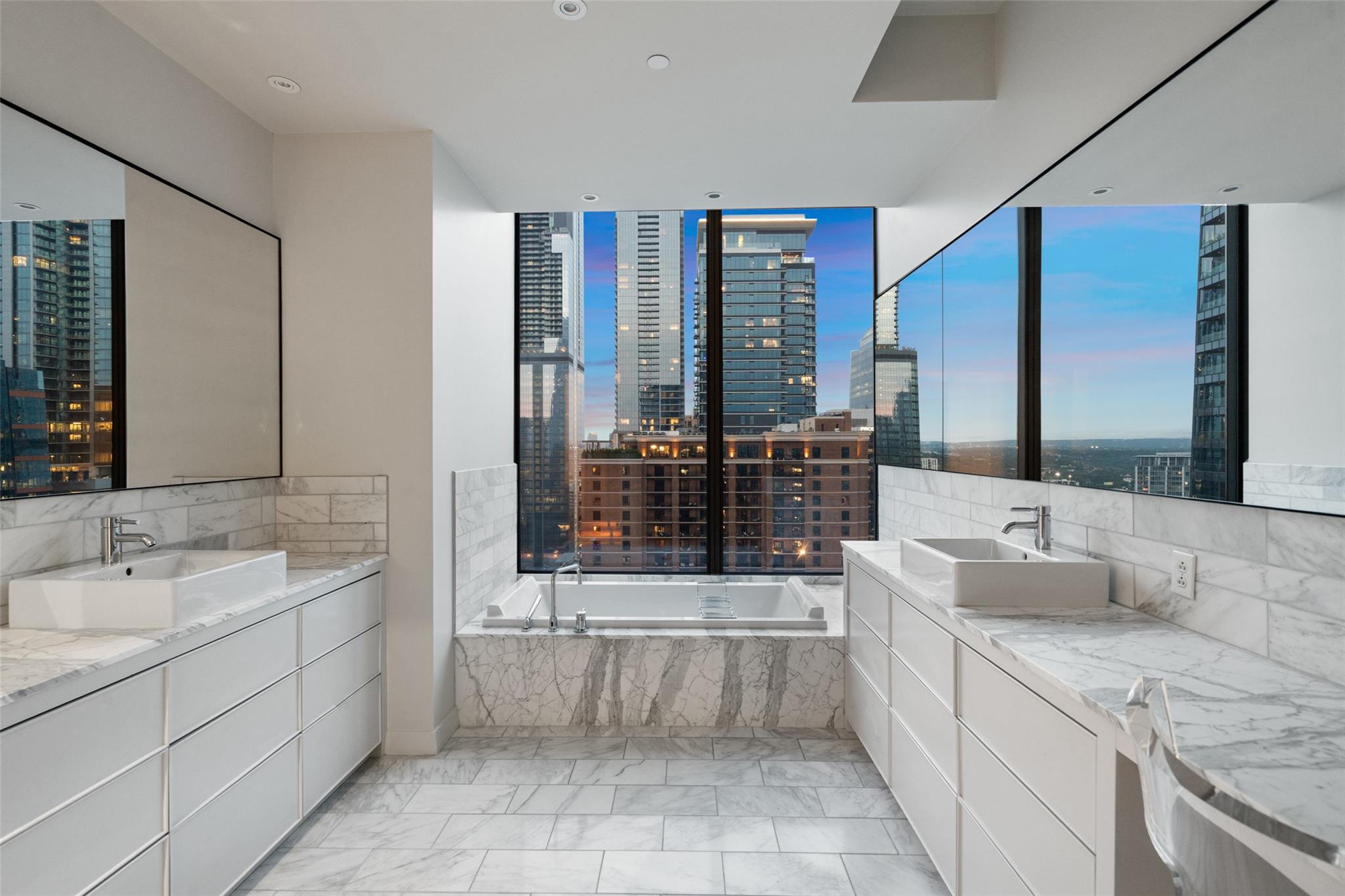 210 Lavaca St # 2505, Austin, TX 78701