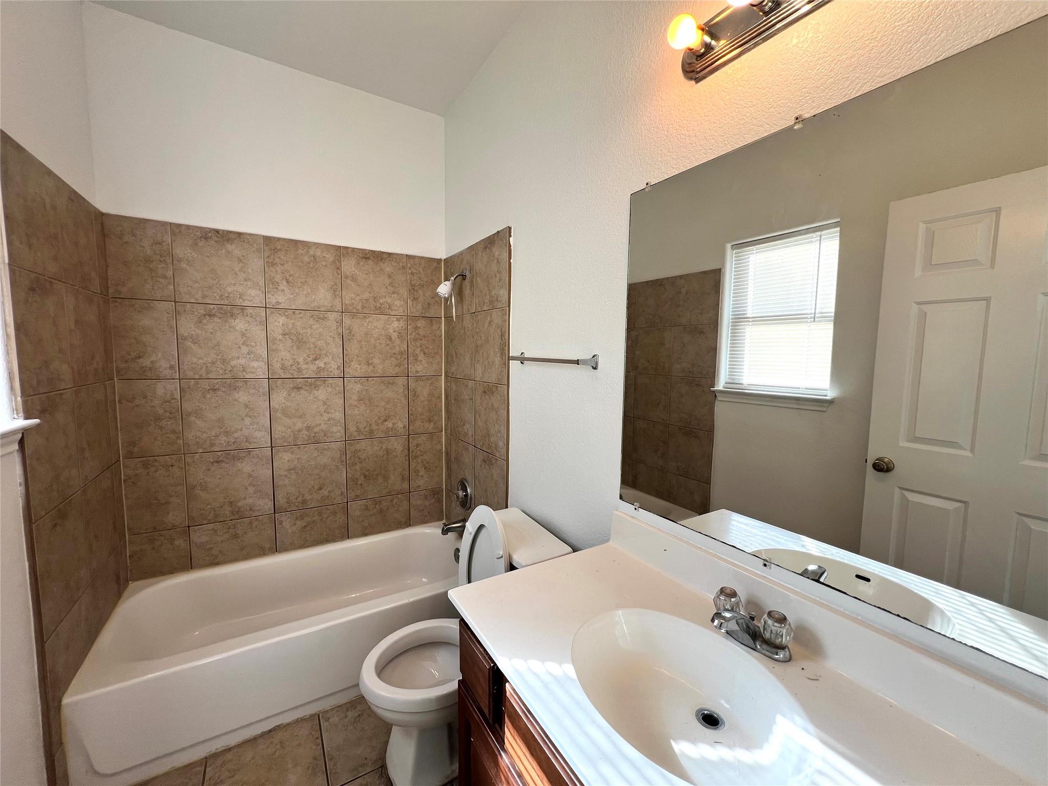 107 Provines Dr, Austin, TX 78753