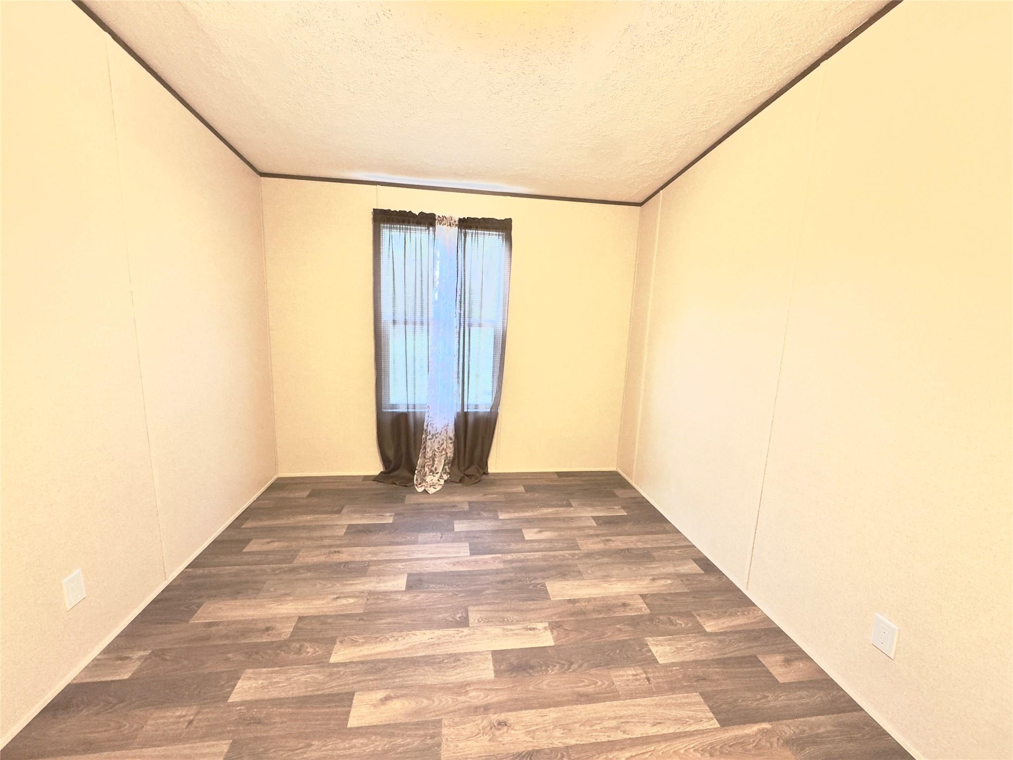 1869 Young Ln, Lockhart, TX 78644