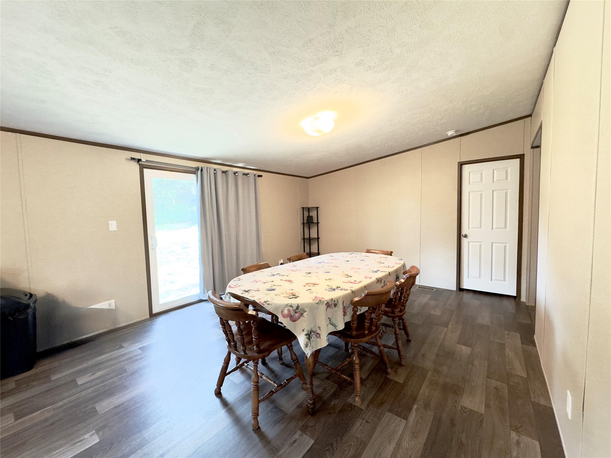 1869 Young Ln, Lockhart, TX 78644