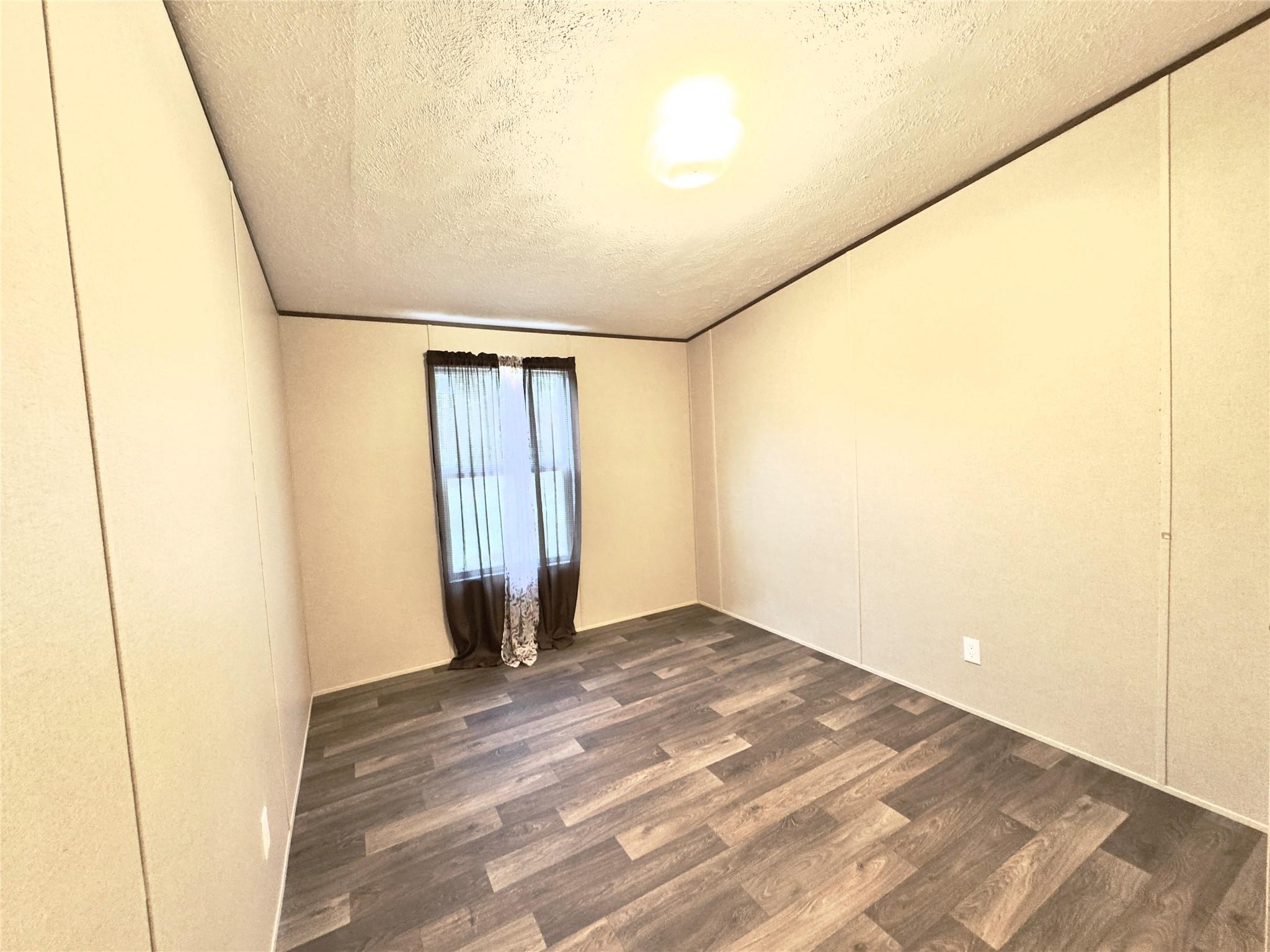 1869 Young Ln, Lockhart, TX 78644