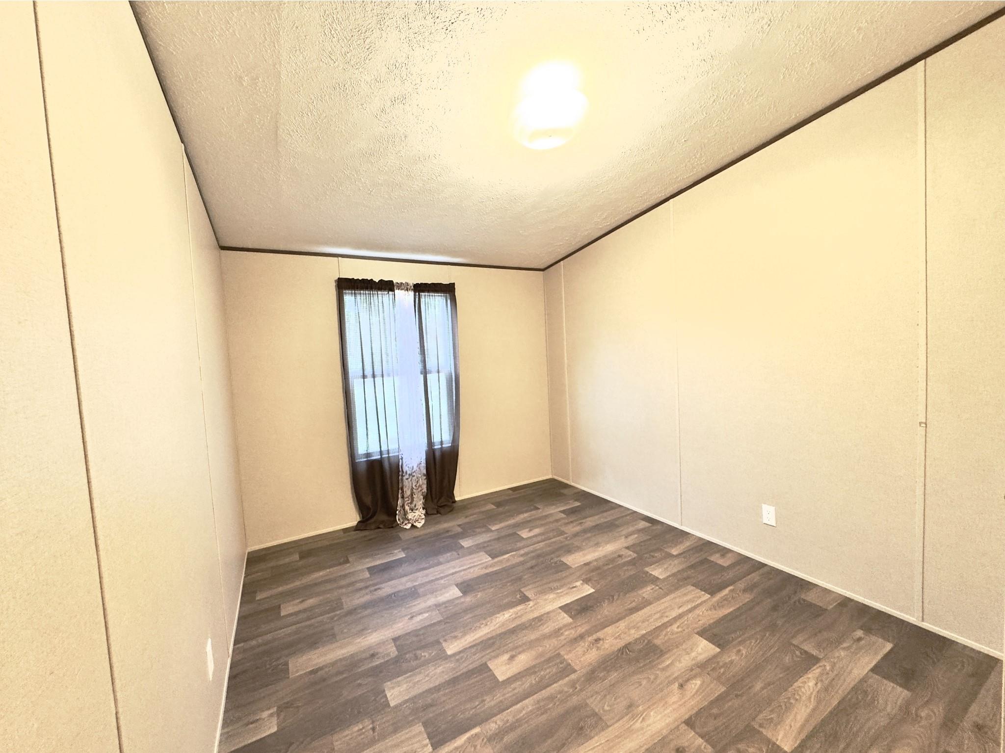 1869 Young Ln, Lockhart, TX 78644