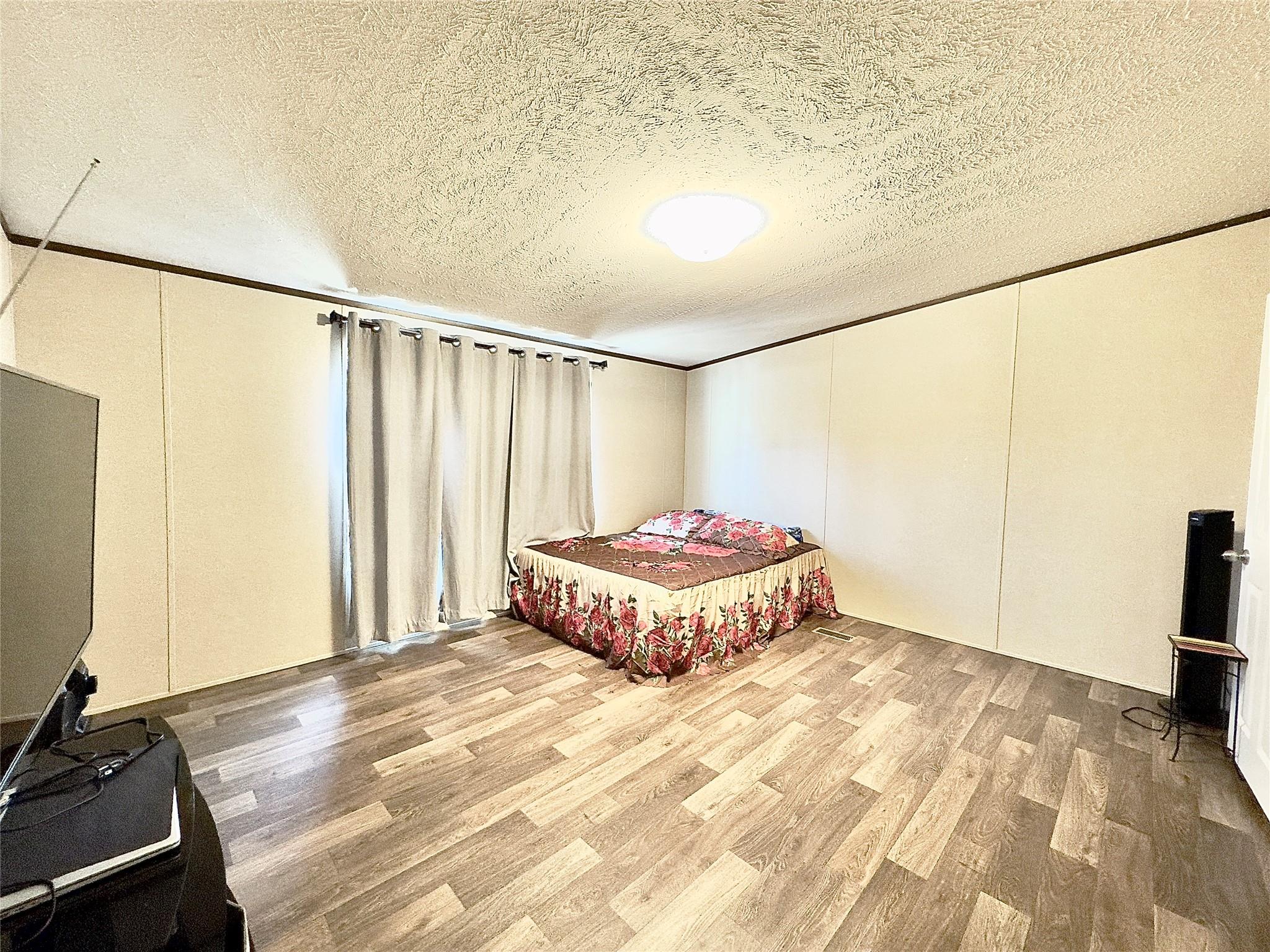 1869 Young Ln, Lockhart, TX 78644