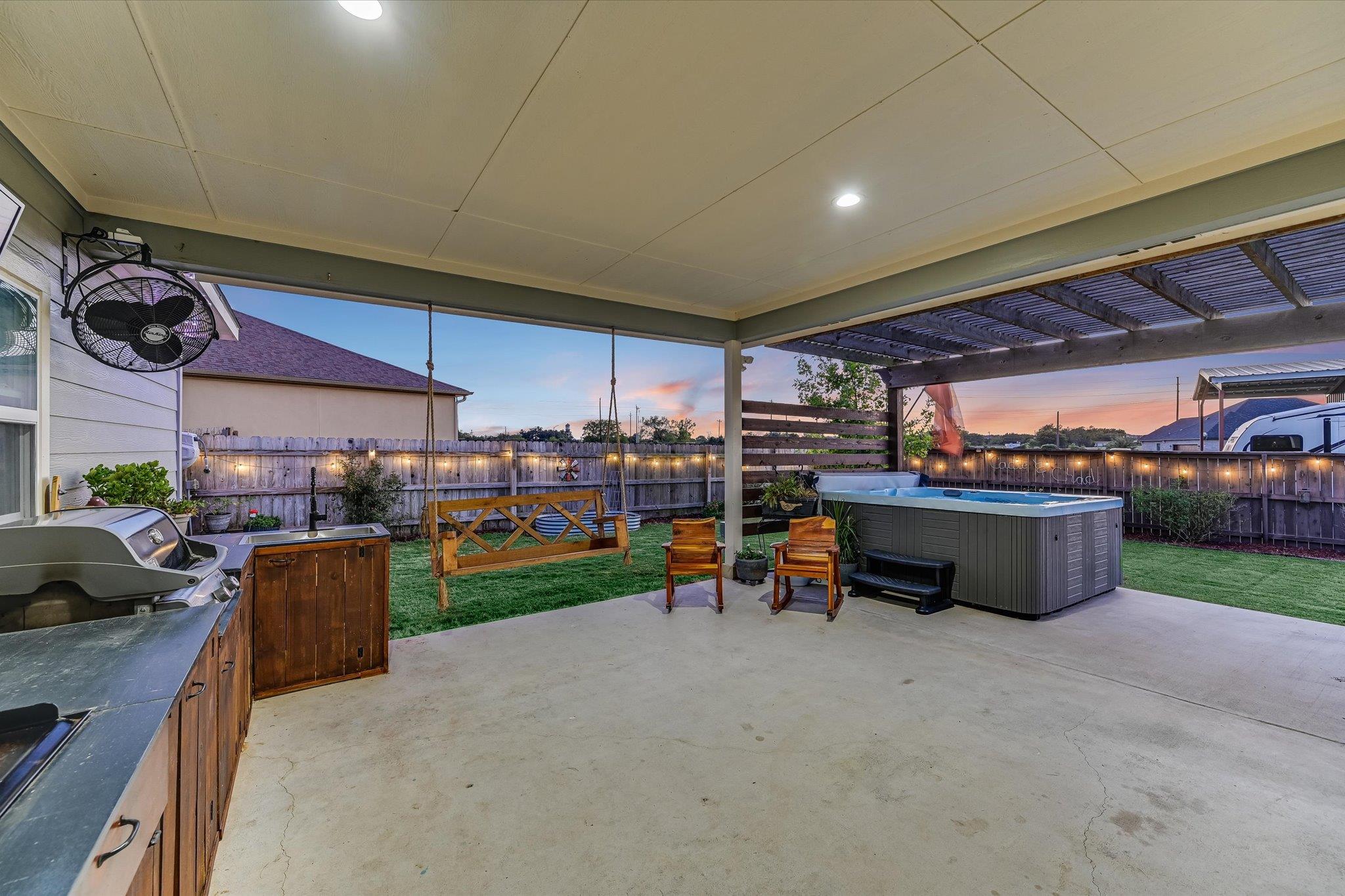 109 Les Ln, Smithville, TX 78957