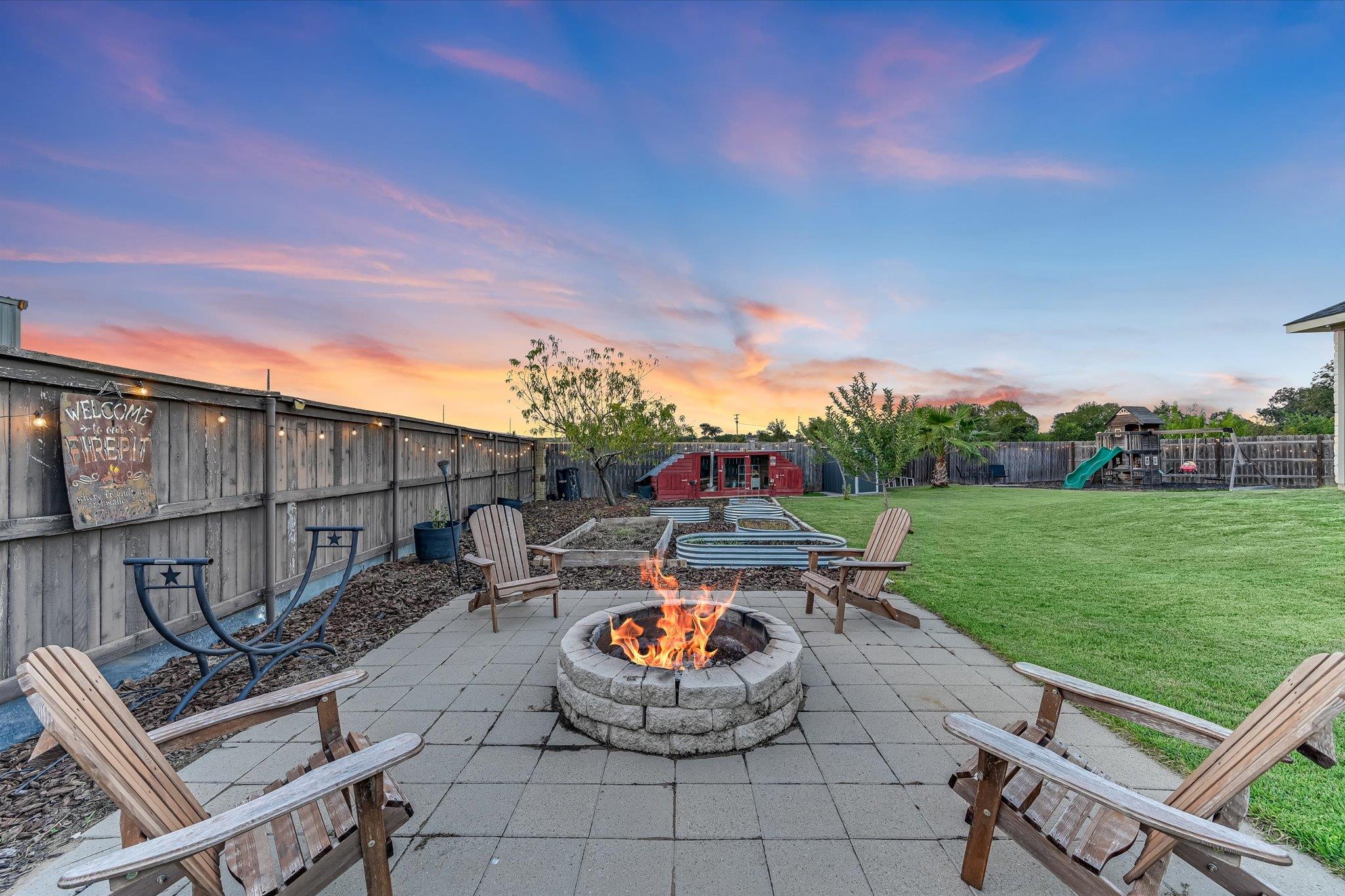 109 Les Ln, Smithville, TX 78957