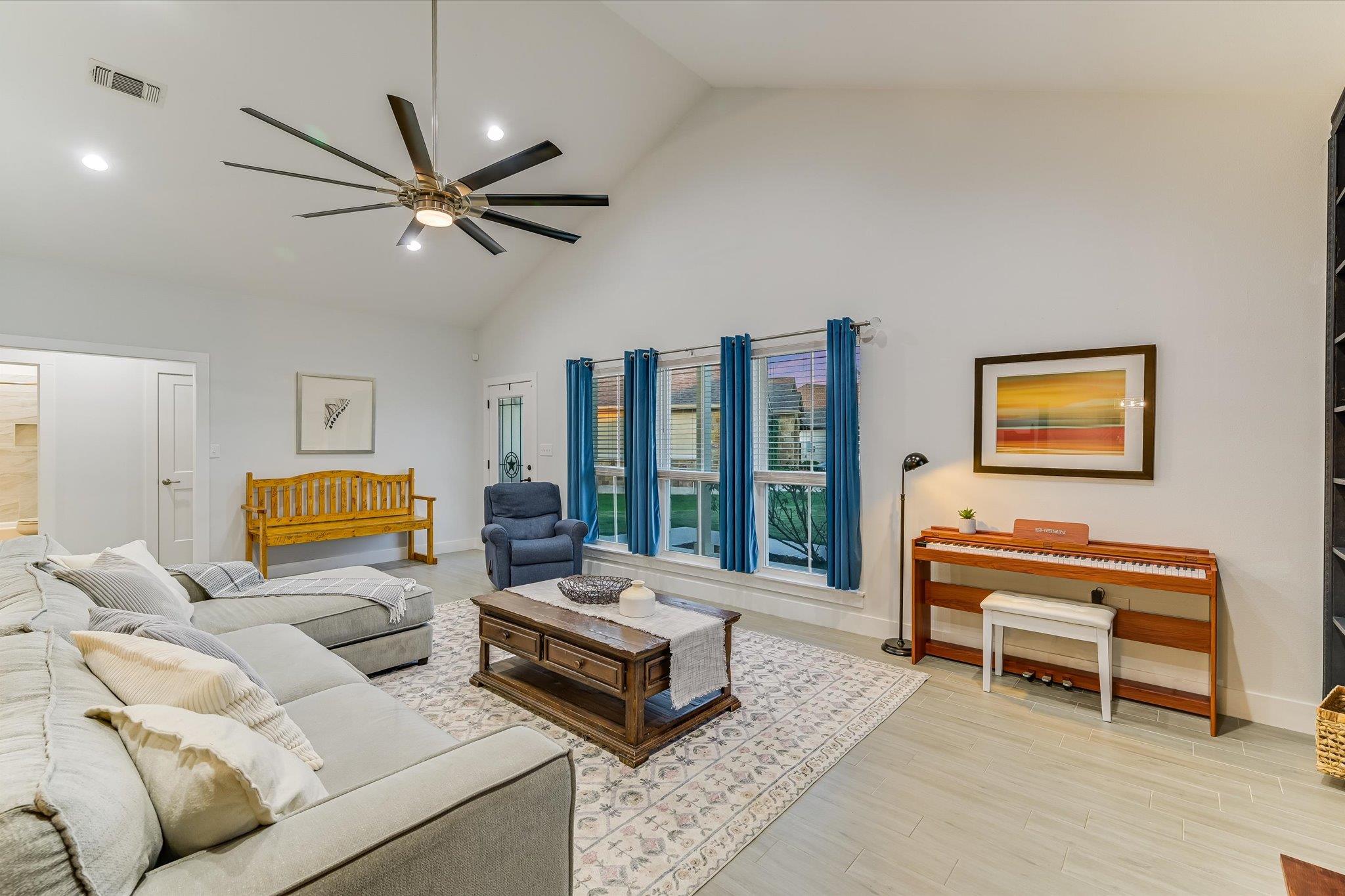 109 Les Ln, Smithville, TX 78957