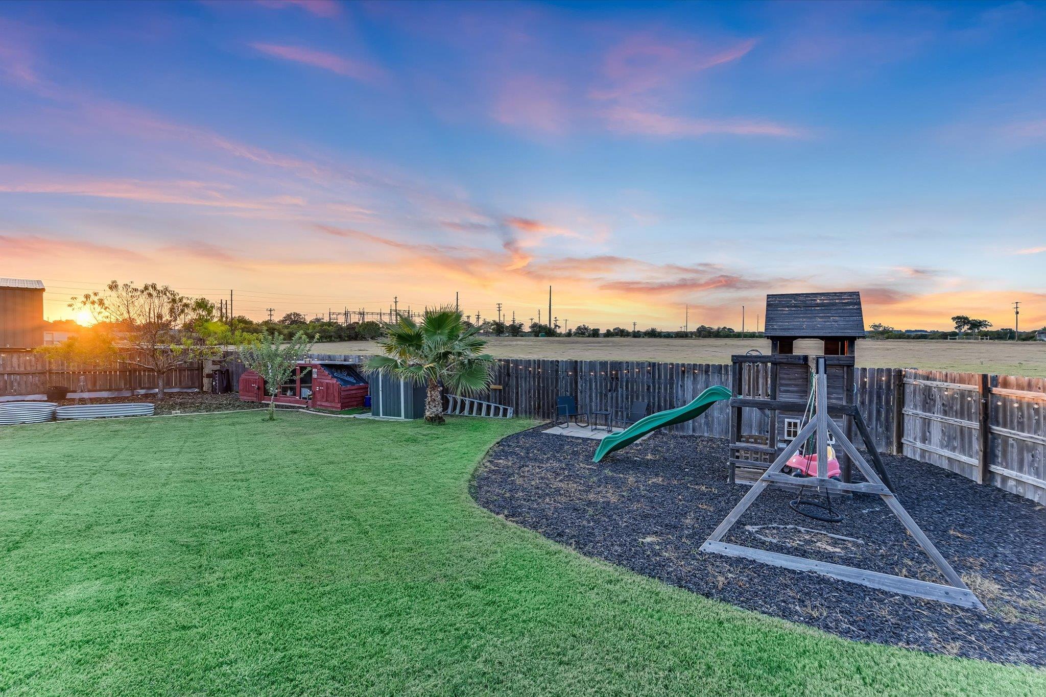 109 Les Ln, Smithville, TX 78957