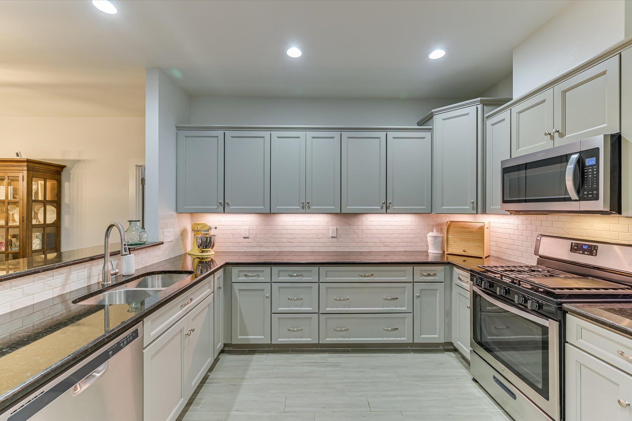 109 Les Ln, Smithville, TX 78957