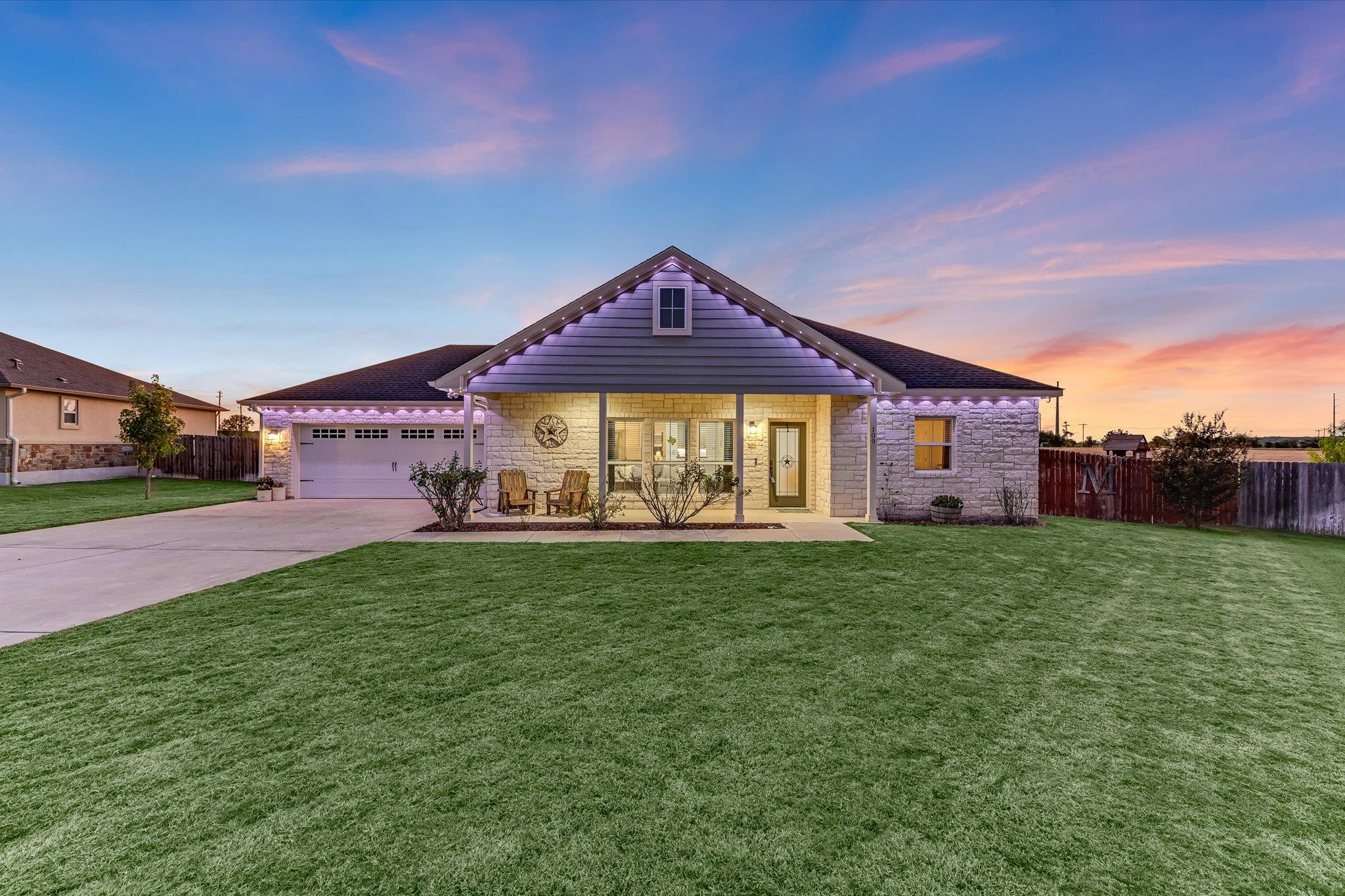 109 Les Ln, Smithville, TX 78957