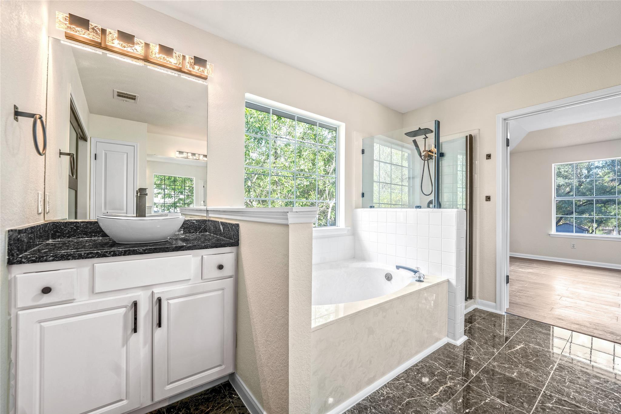 13102 Hunters Chase Dr, Austin, TX 78729