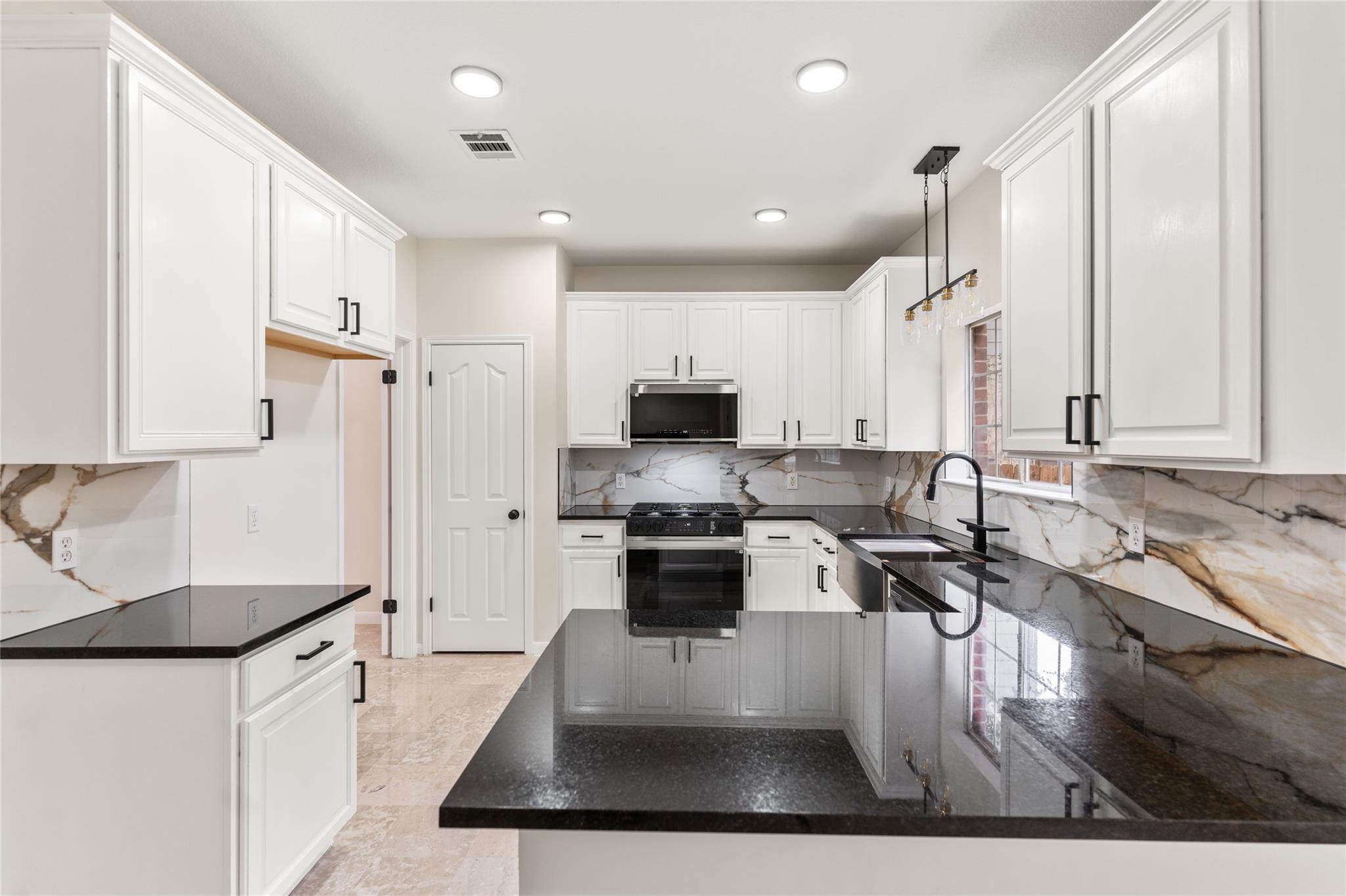 13102 Hunters Chase Dr, Austin, TX 78729