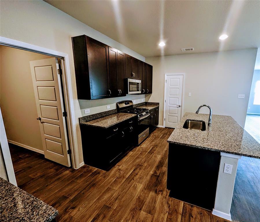 301 Chesterfield Dr, Kyle, TX 78640