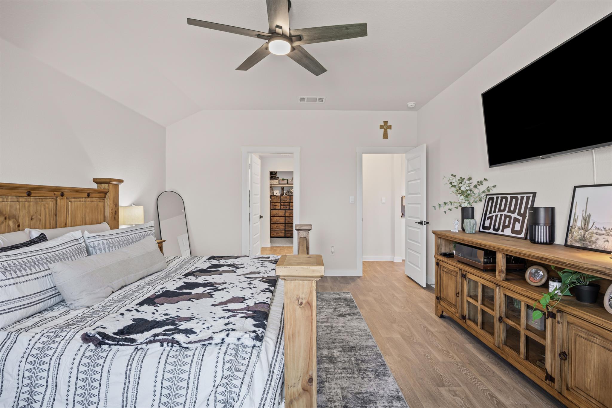 600 Davis Mountain Dr, Lockhart, TX 78644