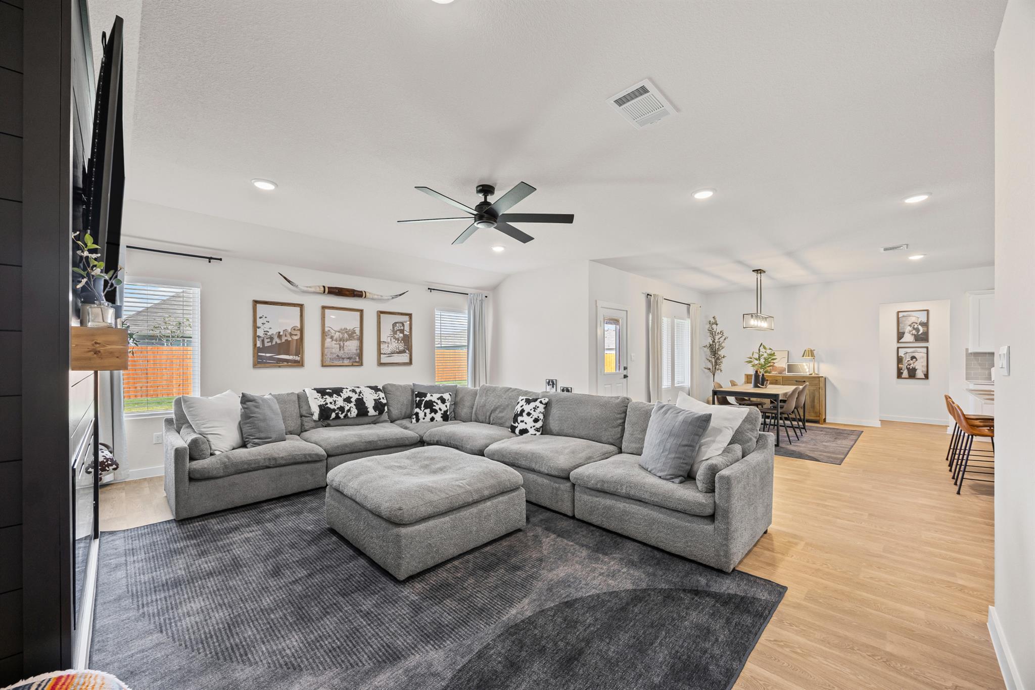 600 Davis Mountain Dr, Lockhart, TX 78644