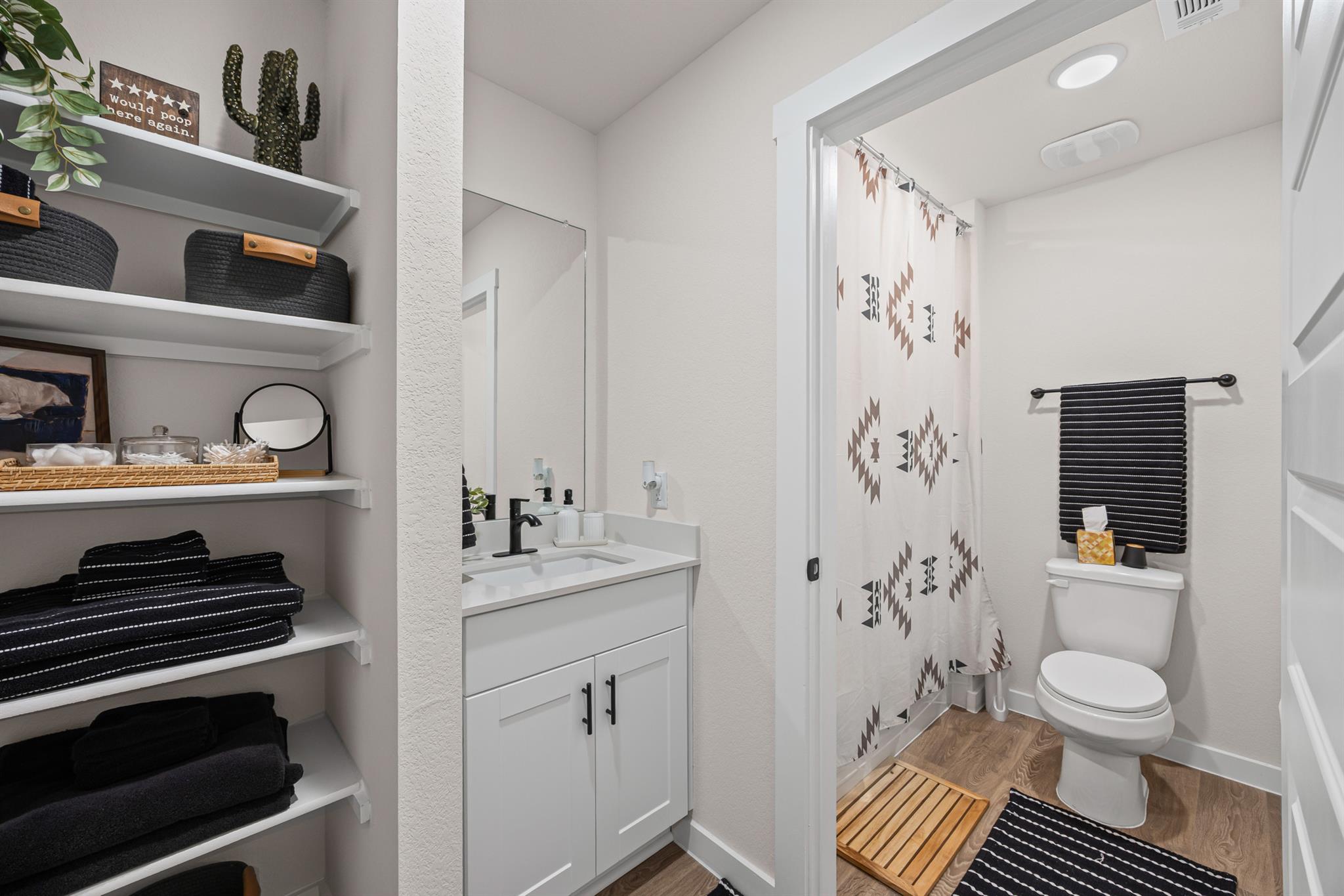 600 Davis Mountain Dr, Lockhart, TX 78644