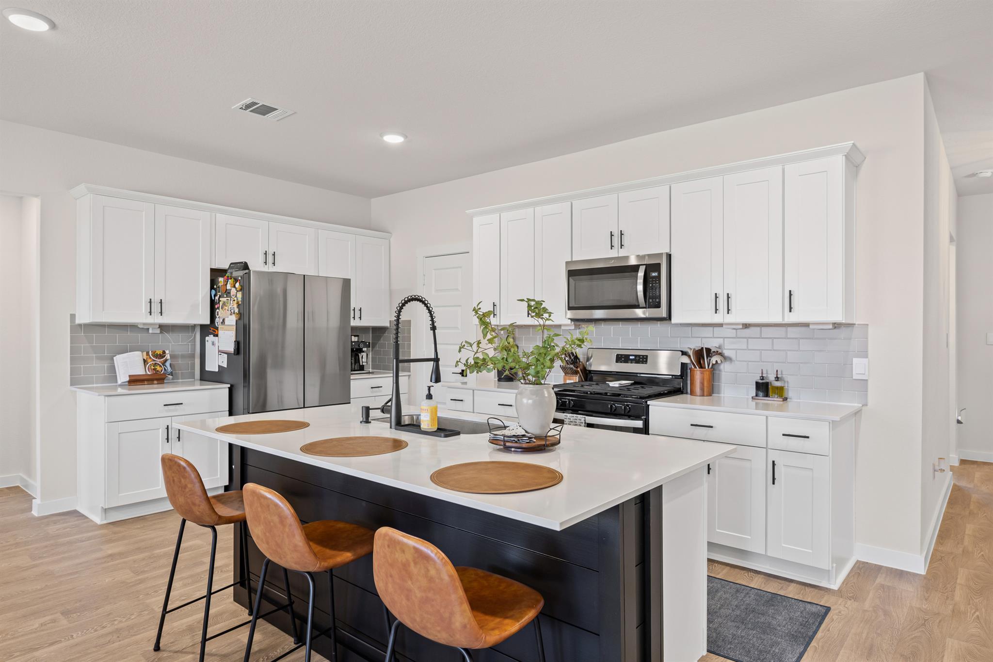 600 Davis Mountain Dr, Lockhart, TX 78644