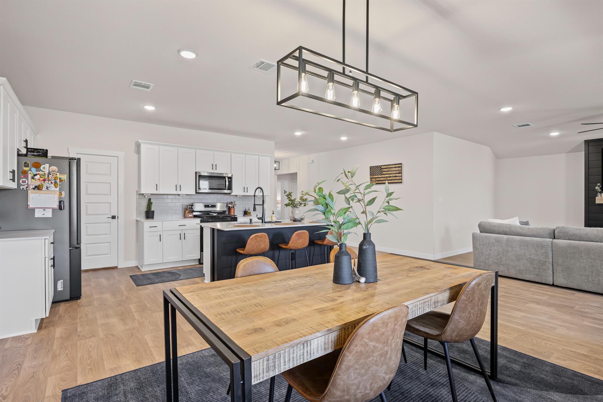 600 Davis Mountain Dr, Lockhart, TX 78644