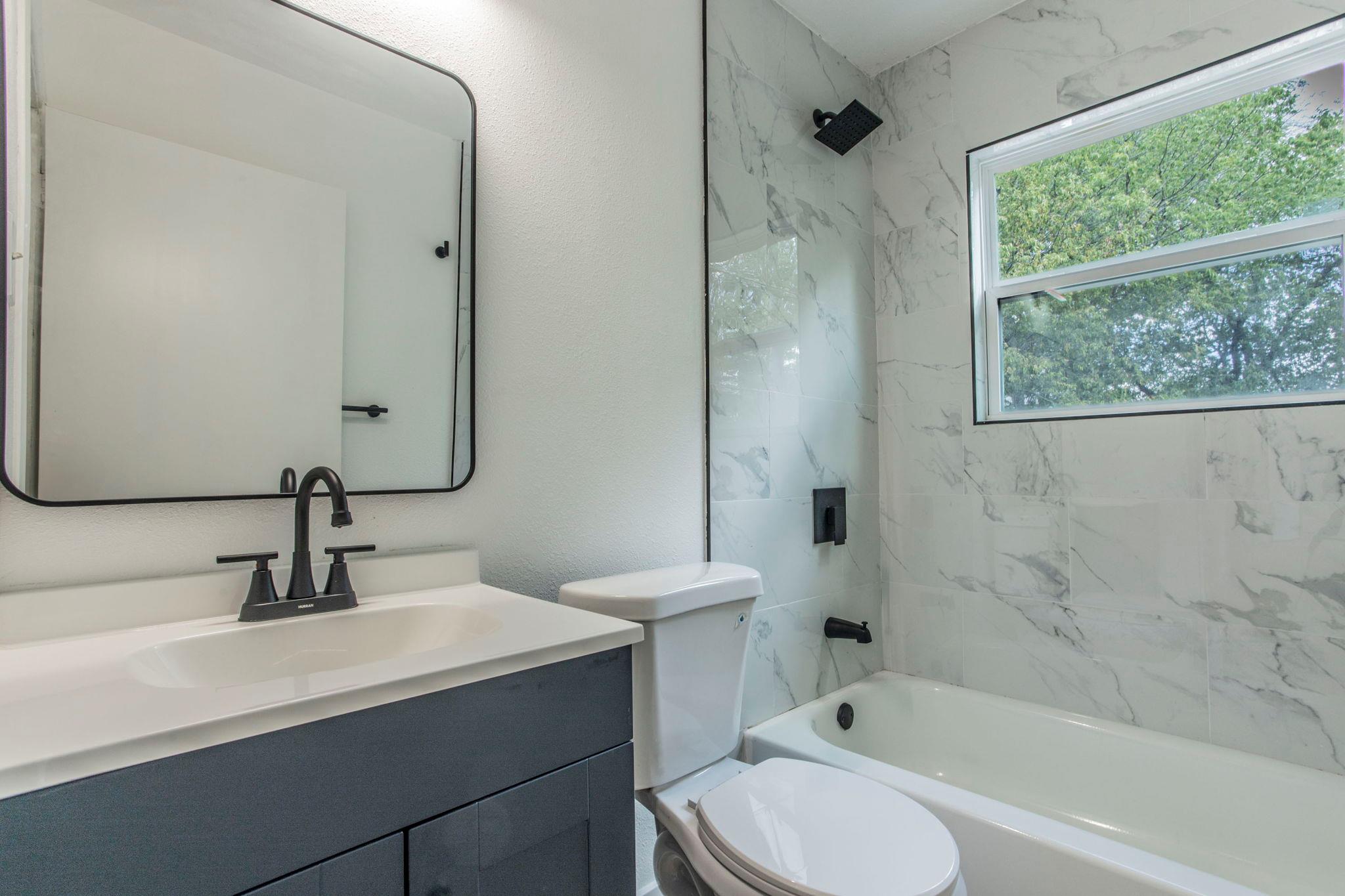 415 W Hutchins Pl, San Antonio, TX 78221