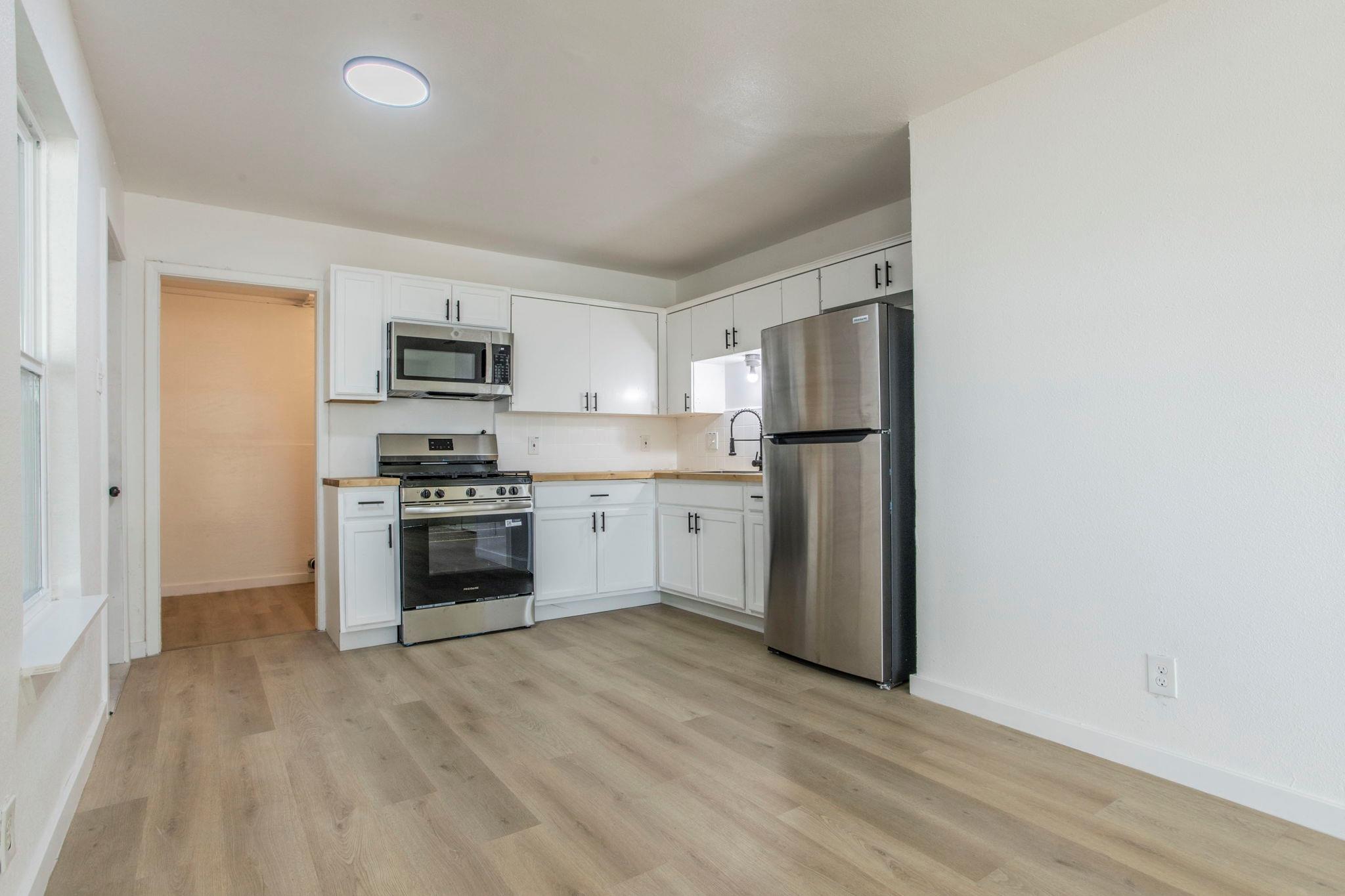 415 W Hutchins Pl, San Antonio, TX 78221