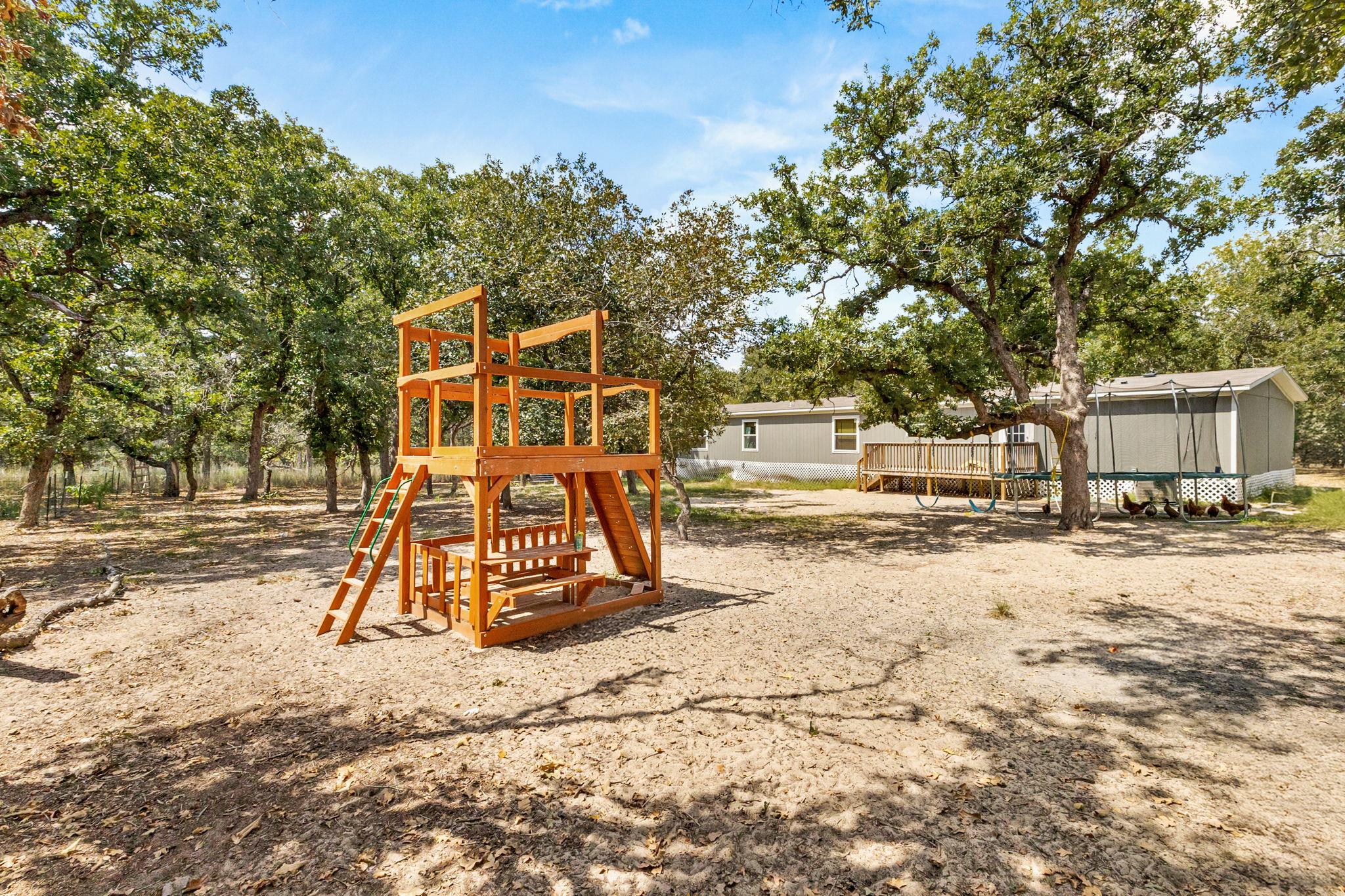 161 High Point Rdg, Seguin, TX 78155