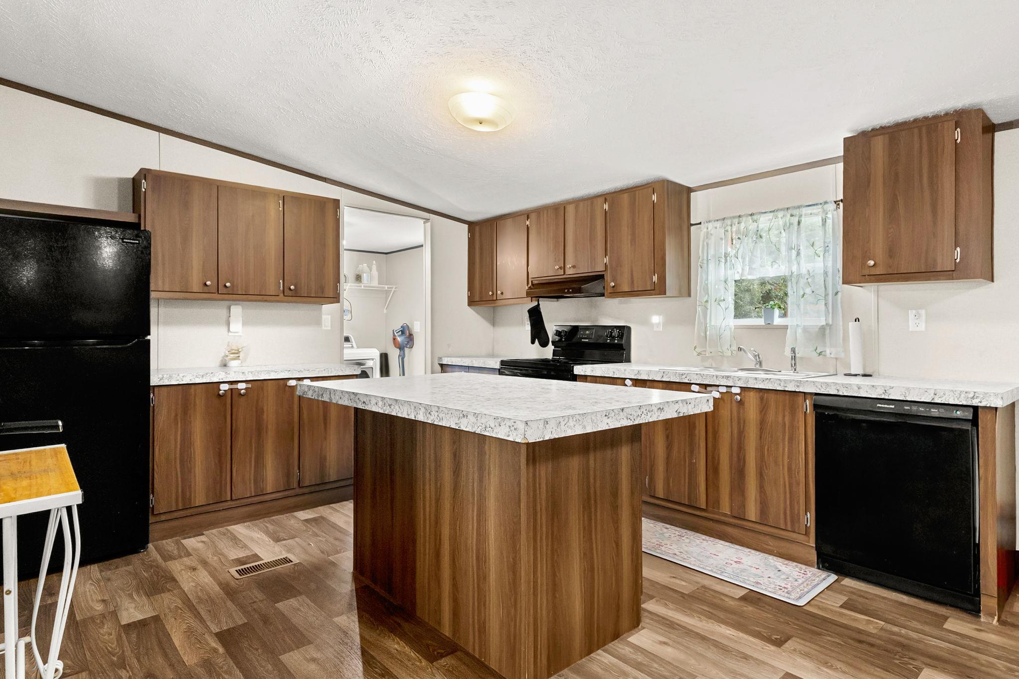 161 High Point Rdg, Seguin, TX 78155