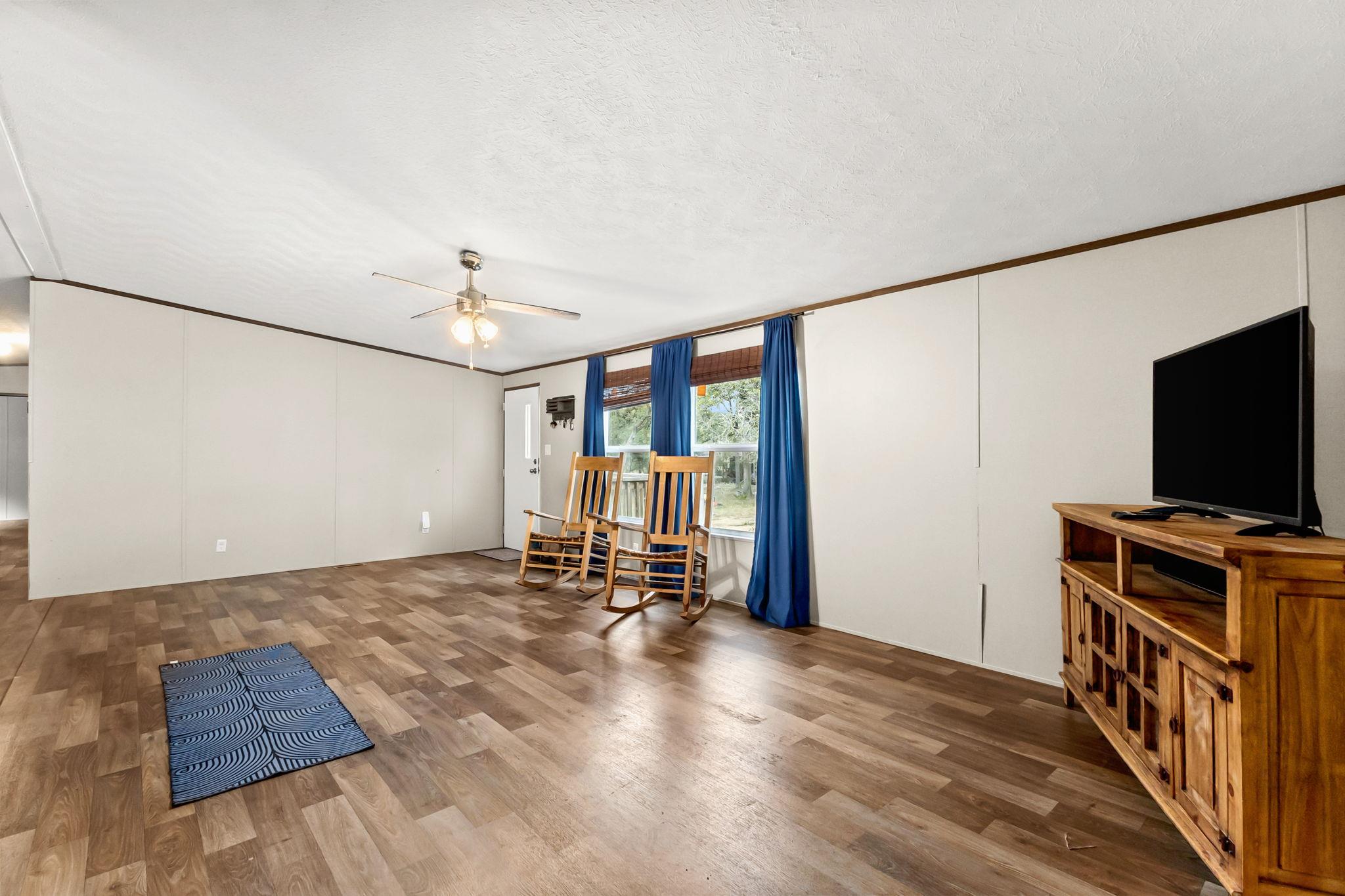 161 High Point Rdg, Seguin, TX 78155