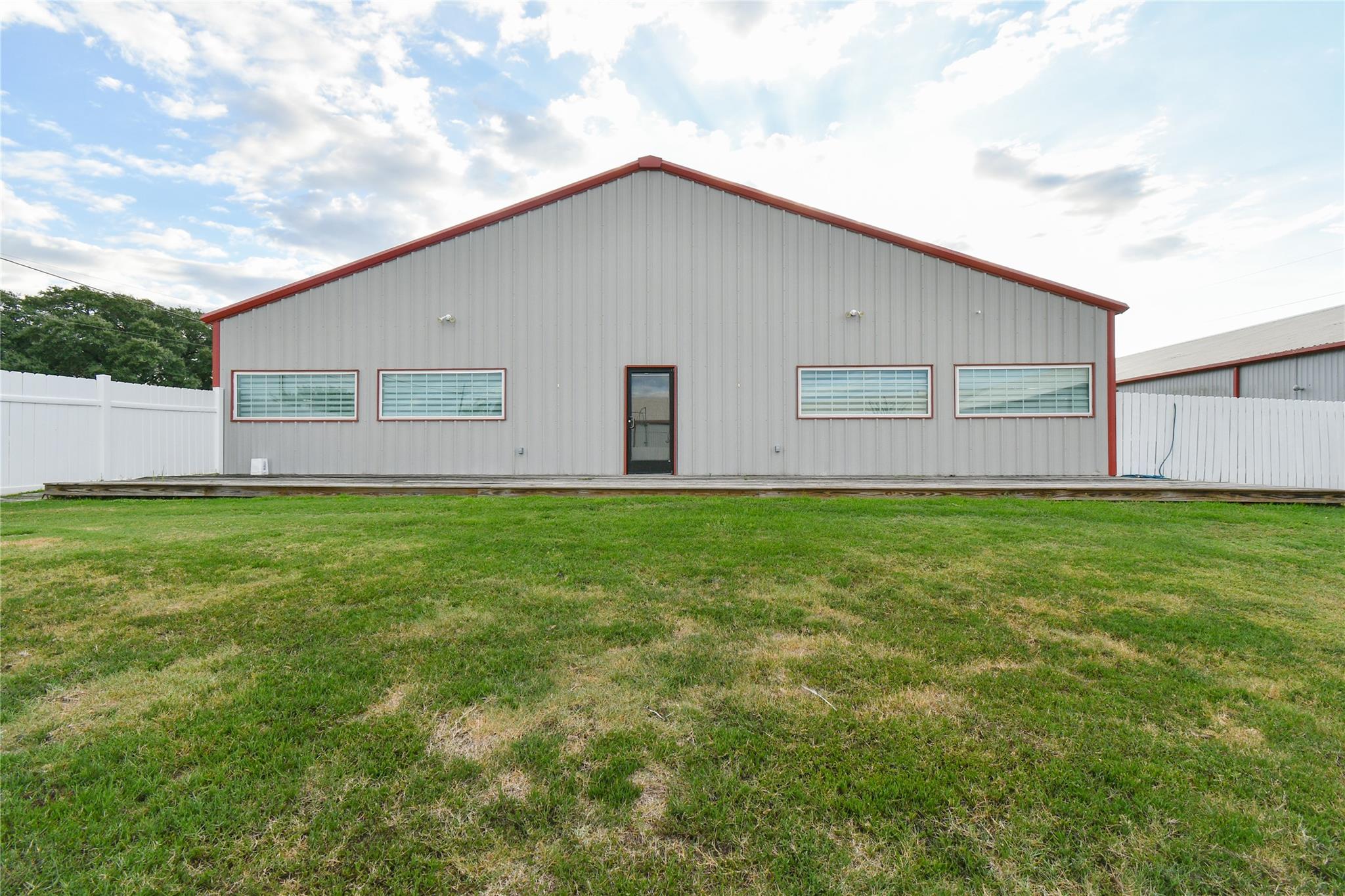 1201 Kessler Ave, Schulenburg, TX 78956