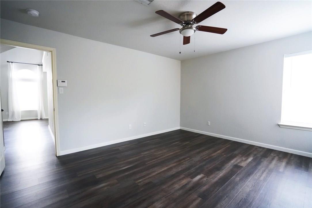 911 Mammoth Ct, Round Rock, TX 78681