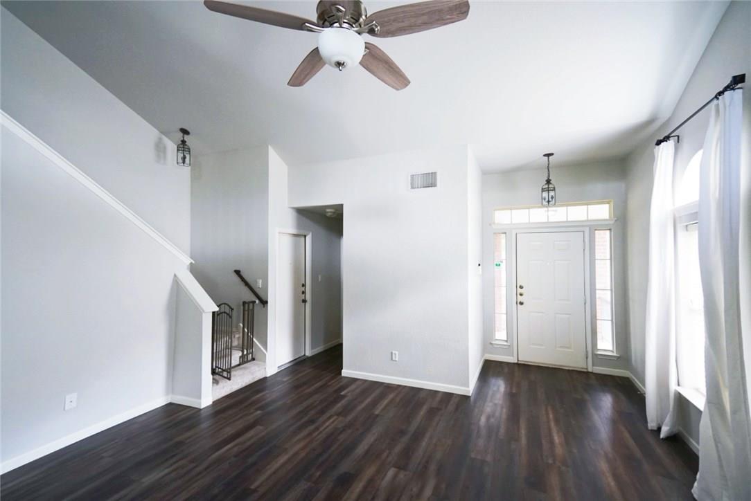 911 Mammoth Ct, Round Rock, TX 78681