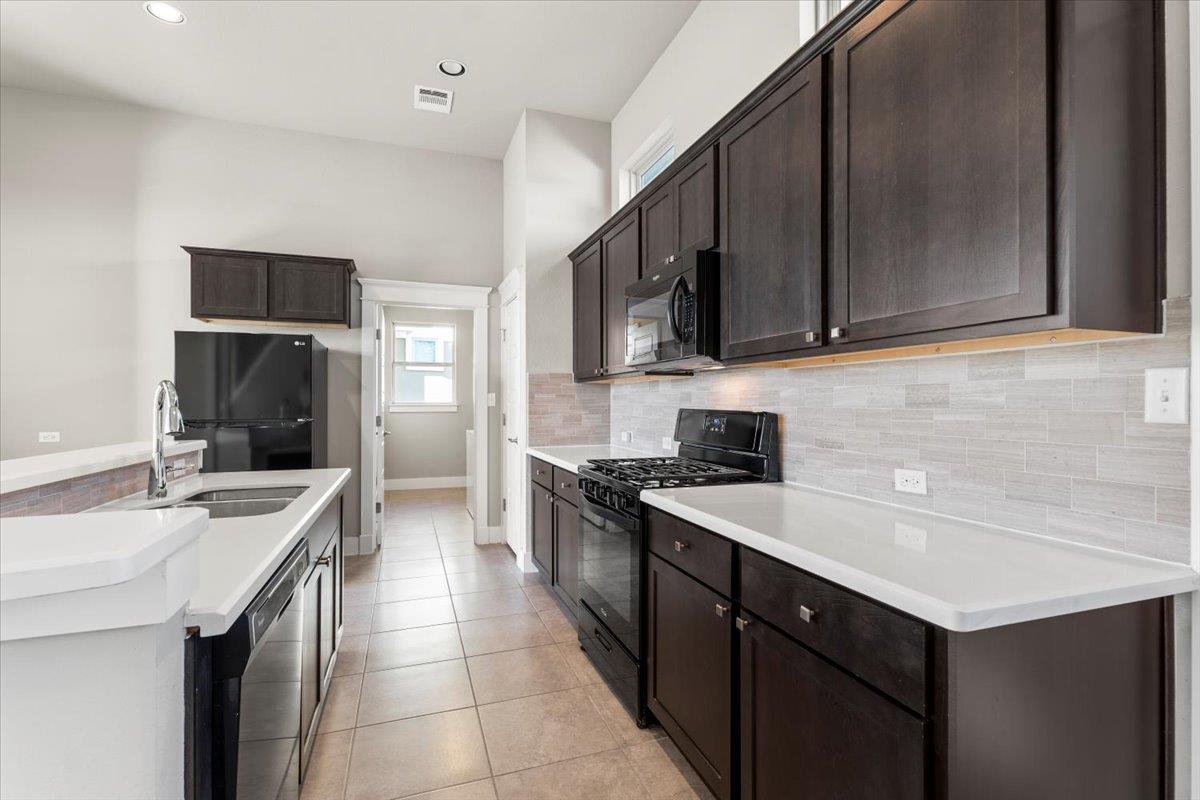 710 Arrow Point Dr # 15, Cedar Park, TX 78613