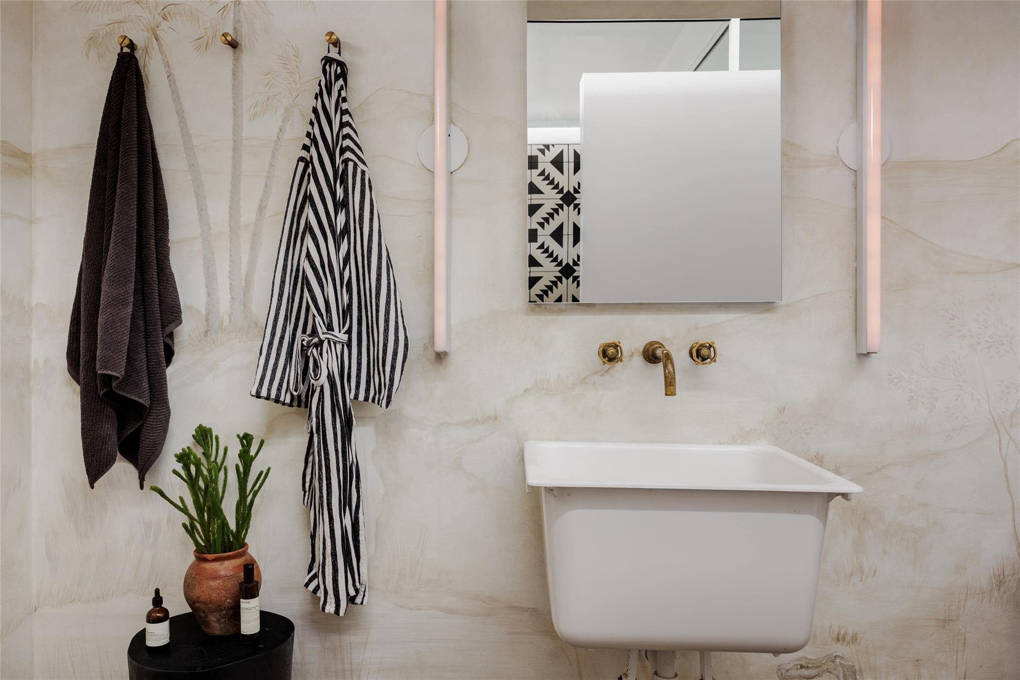 2405 Antelope Hills Rd, Marfa, TX 79843