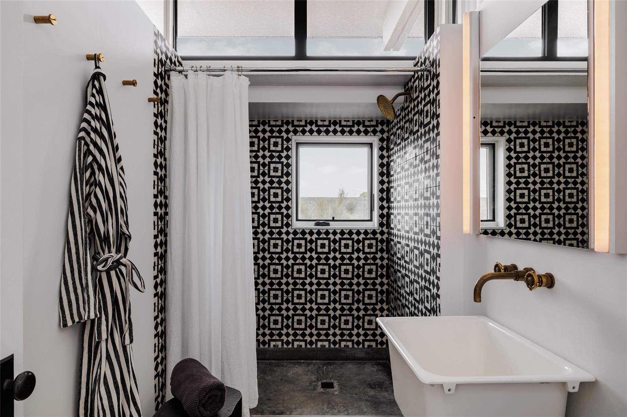 2405 Antelope Hills Rd, Marfa, TX 79843