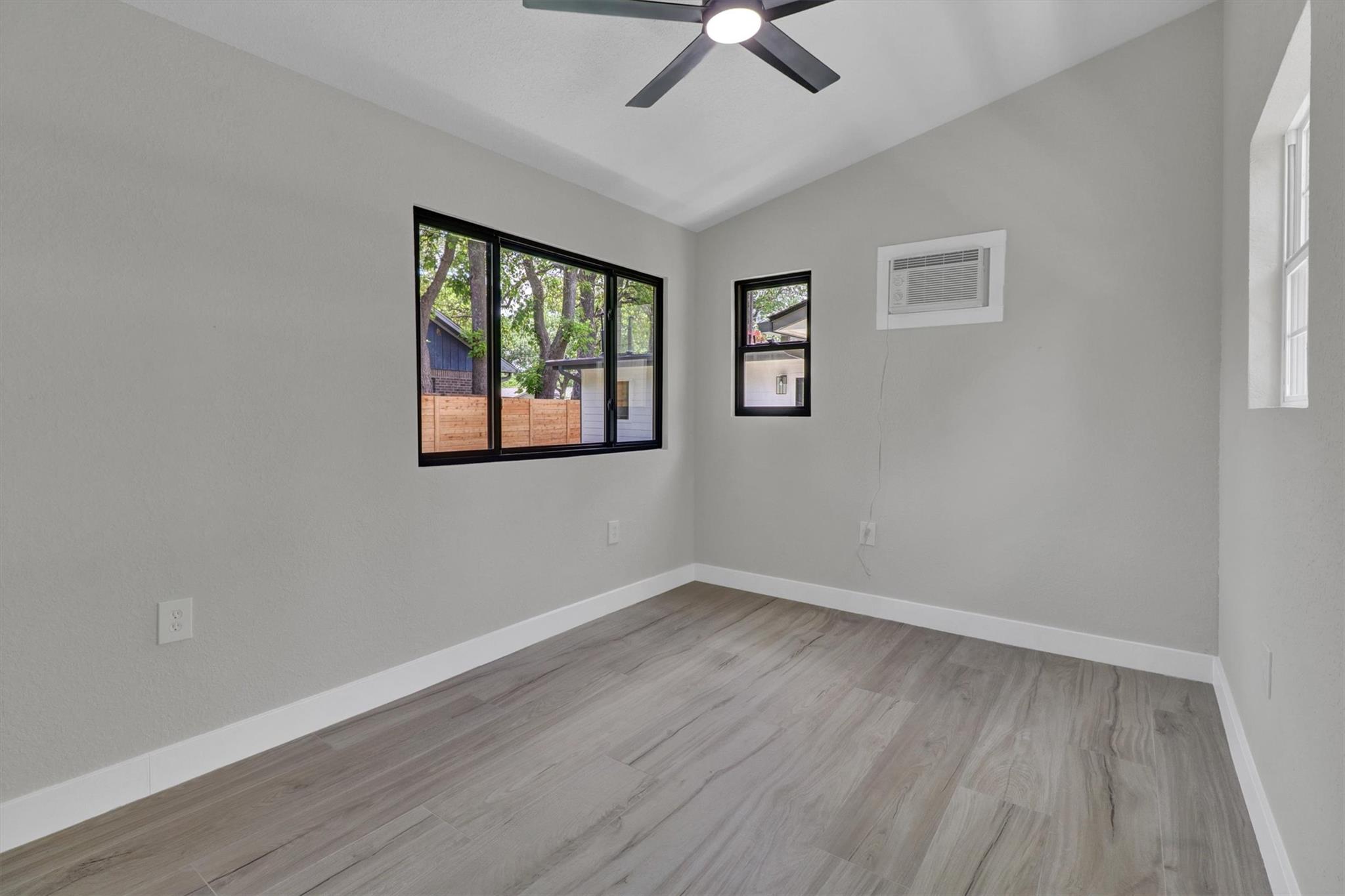 2713 Cascade Dr, Austin, TX 78757