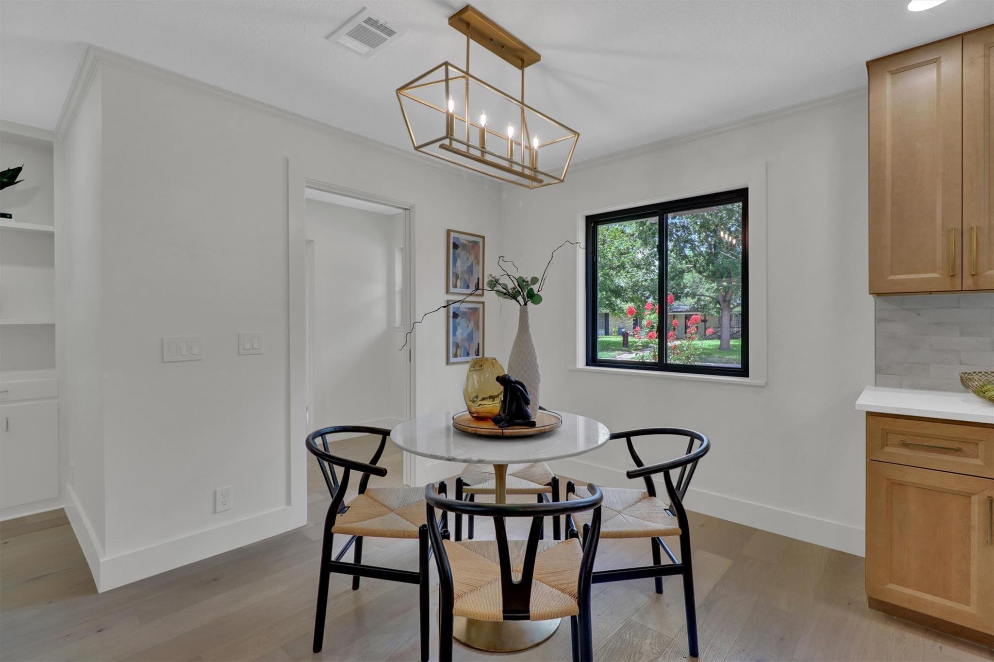 2713 Cascade Dr, Austin, TX 78757