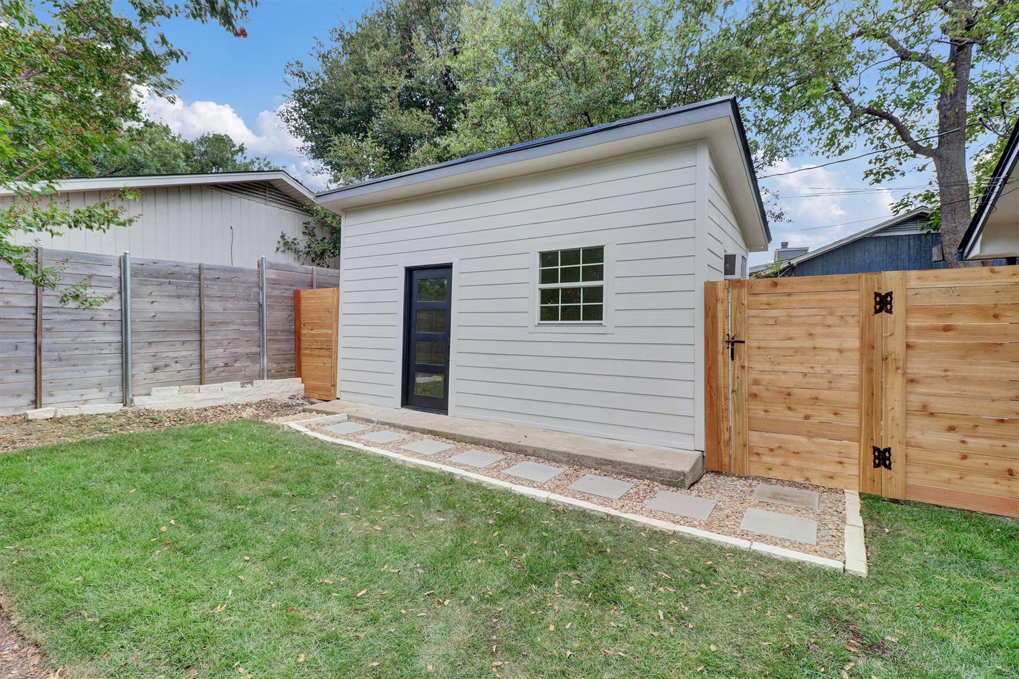 2713 Cascade Dr, Austin, TX 78757