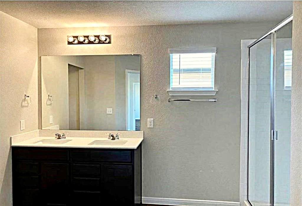 610 Quarton Dr, Hutto, TX 78634