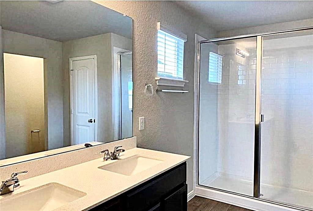 610 Quarton Dr, Hutto, TX 78634