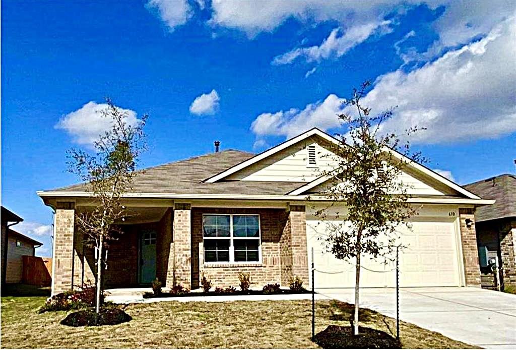 610 Quarton Dr, Hutto, TX 78634