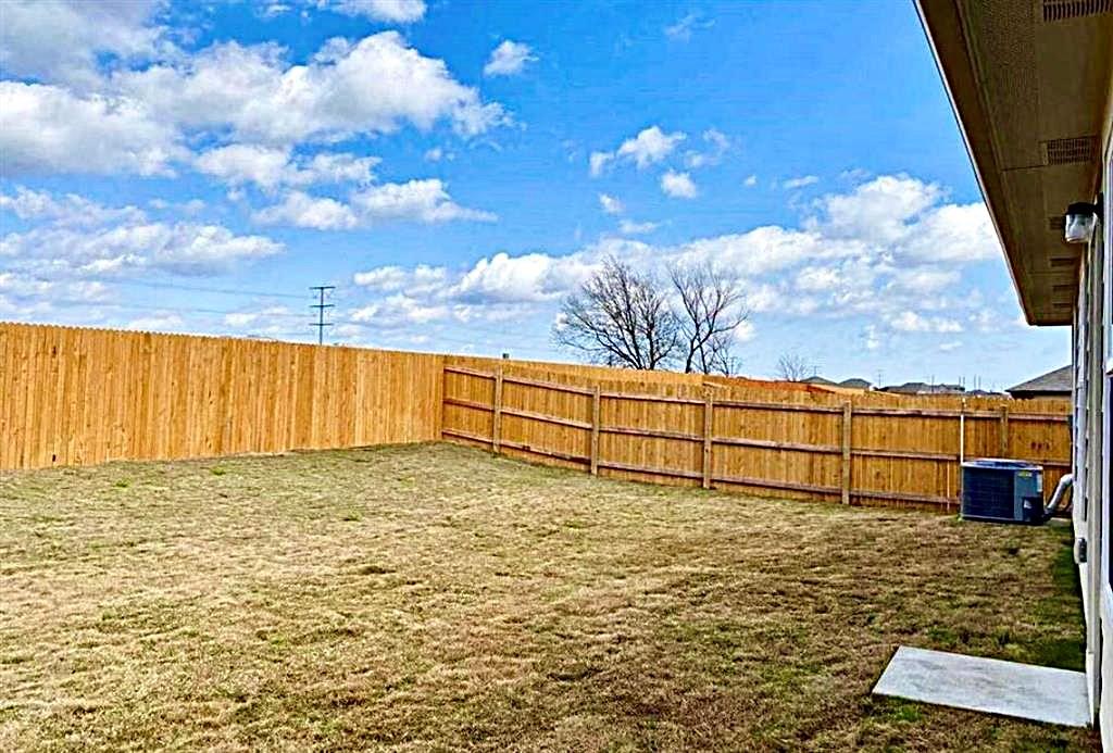 610 Quarton Dr, Hutto, TX 78634