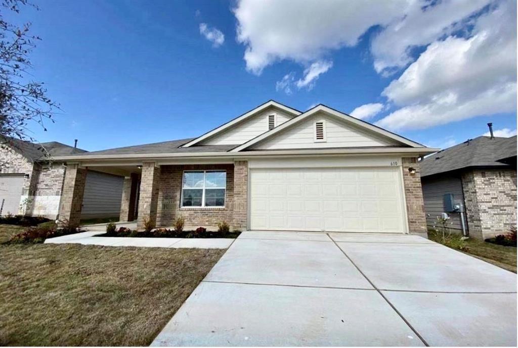 610 Quarton Dr, Hutto, TX 78634