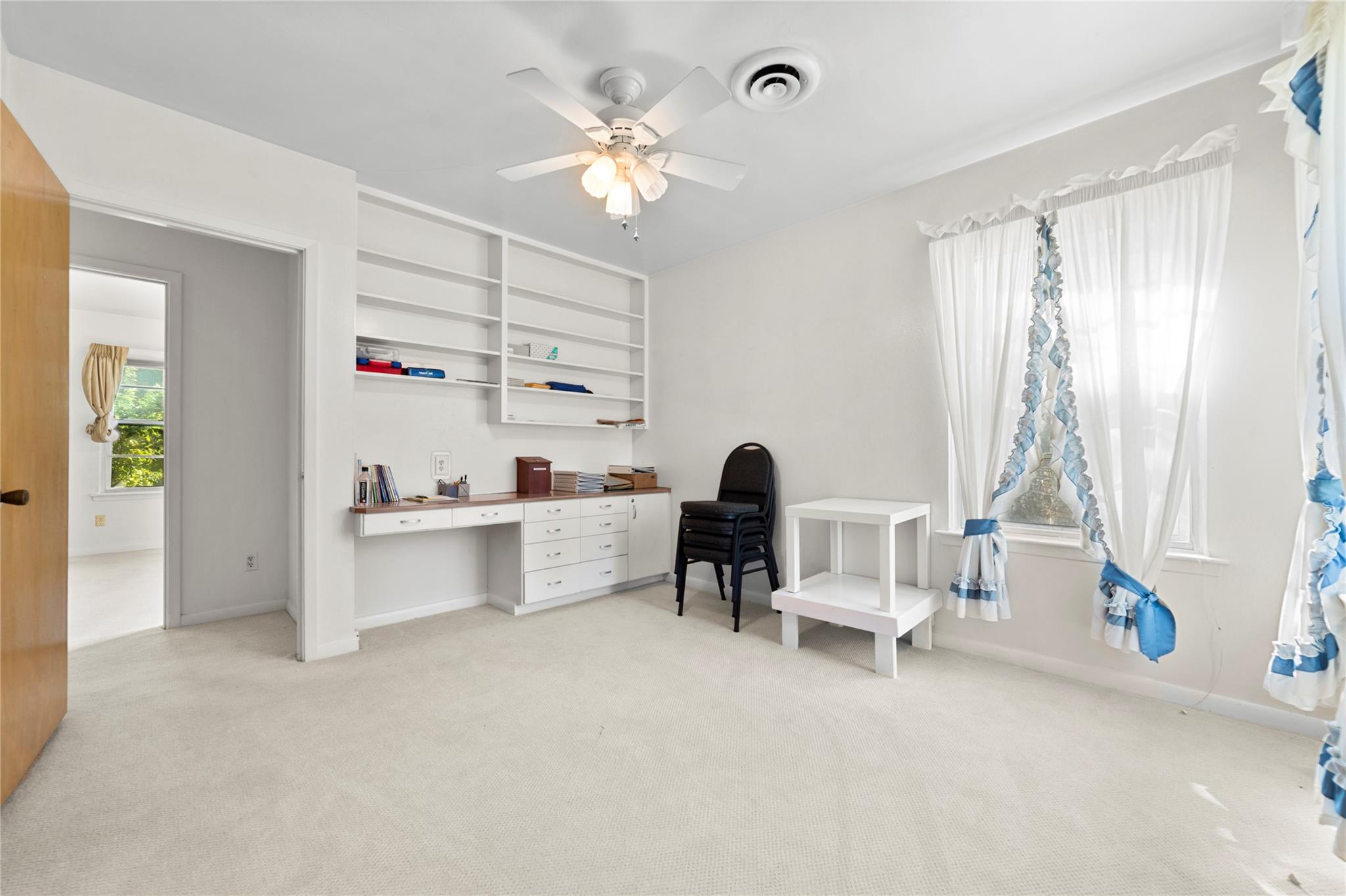 1105 E Applegate Dr, Austin, TX 78753