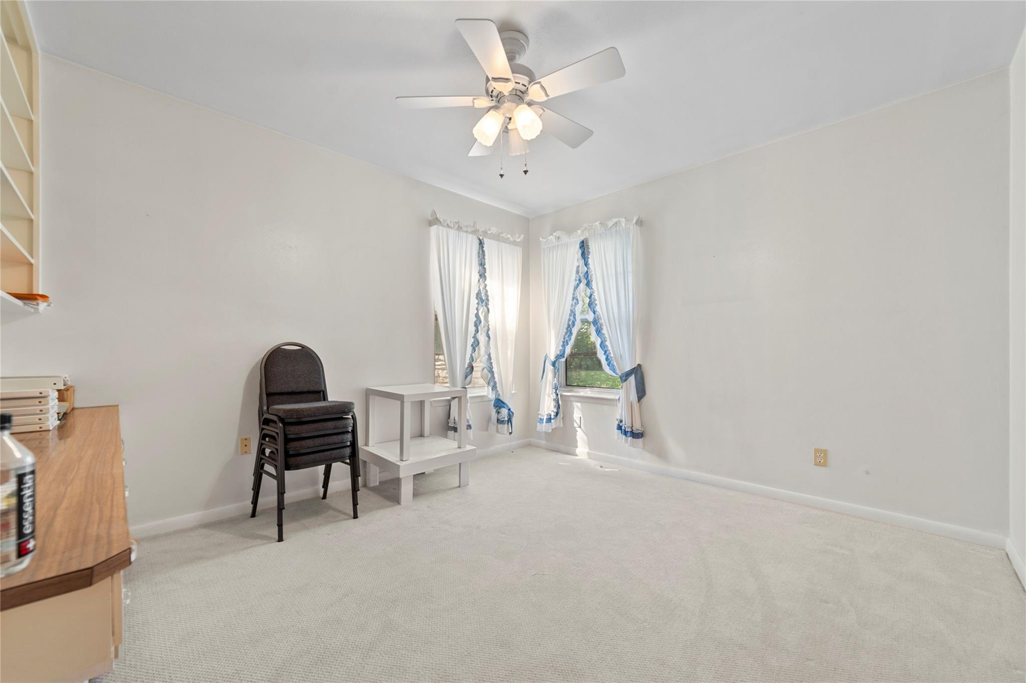 1105 E Applegate Dr, Austin, TX 78753