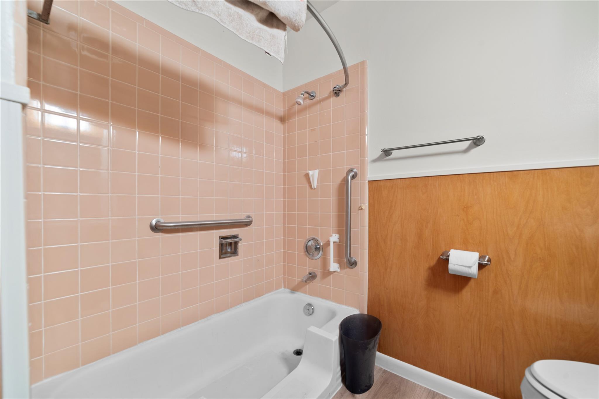 1105 E Applegate Dr, Austin, TX 78753