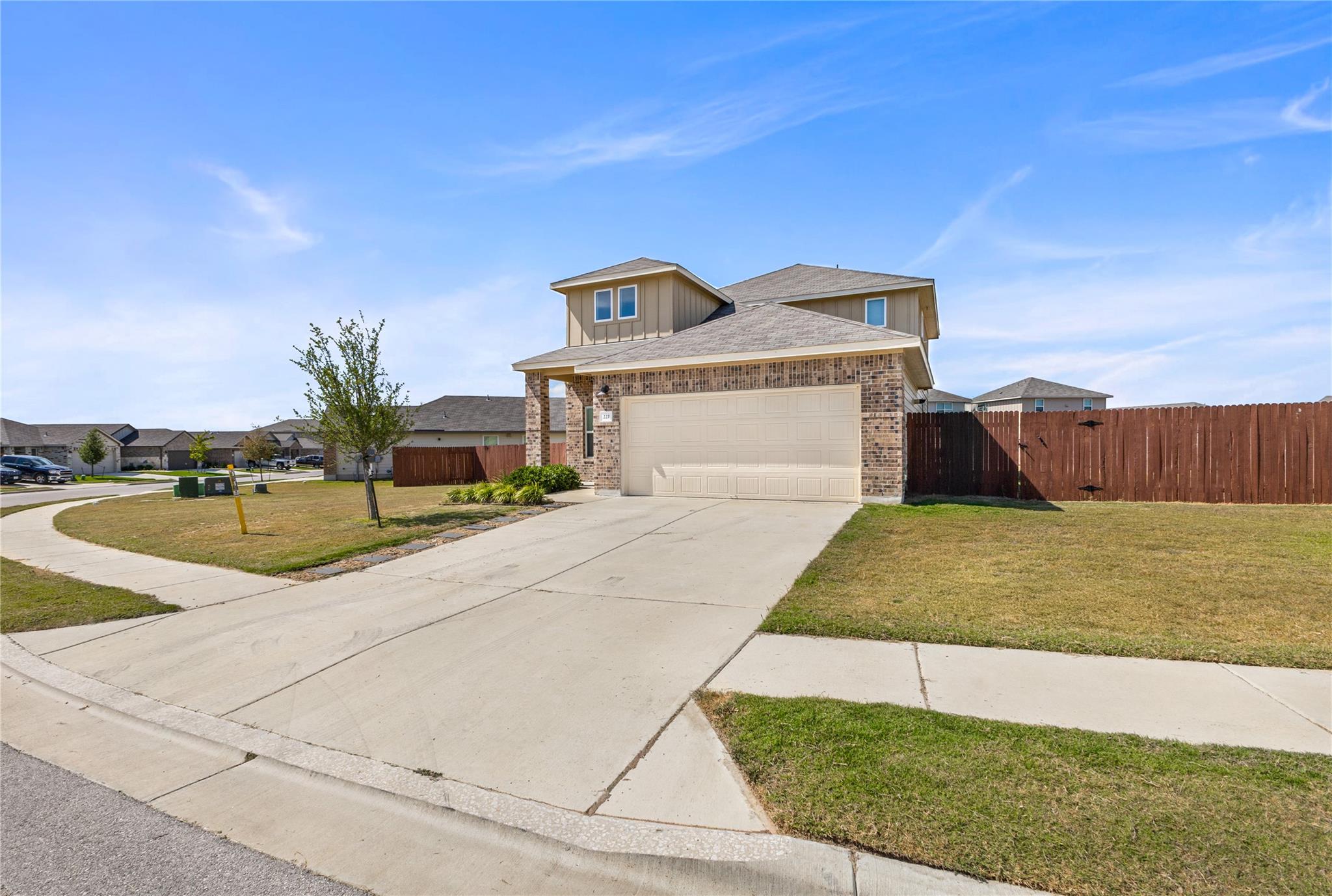 221 Longmount Cv, Liberty Hill, TX 78642
